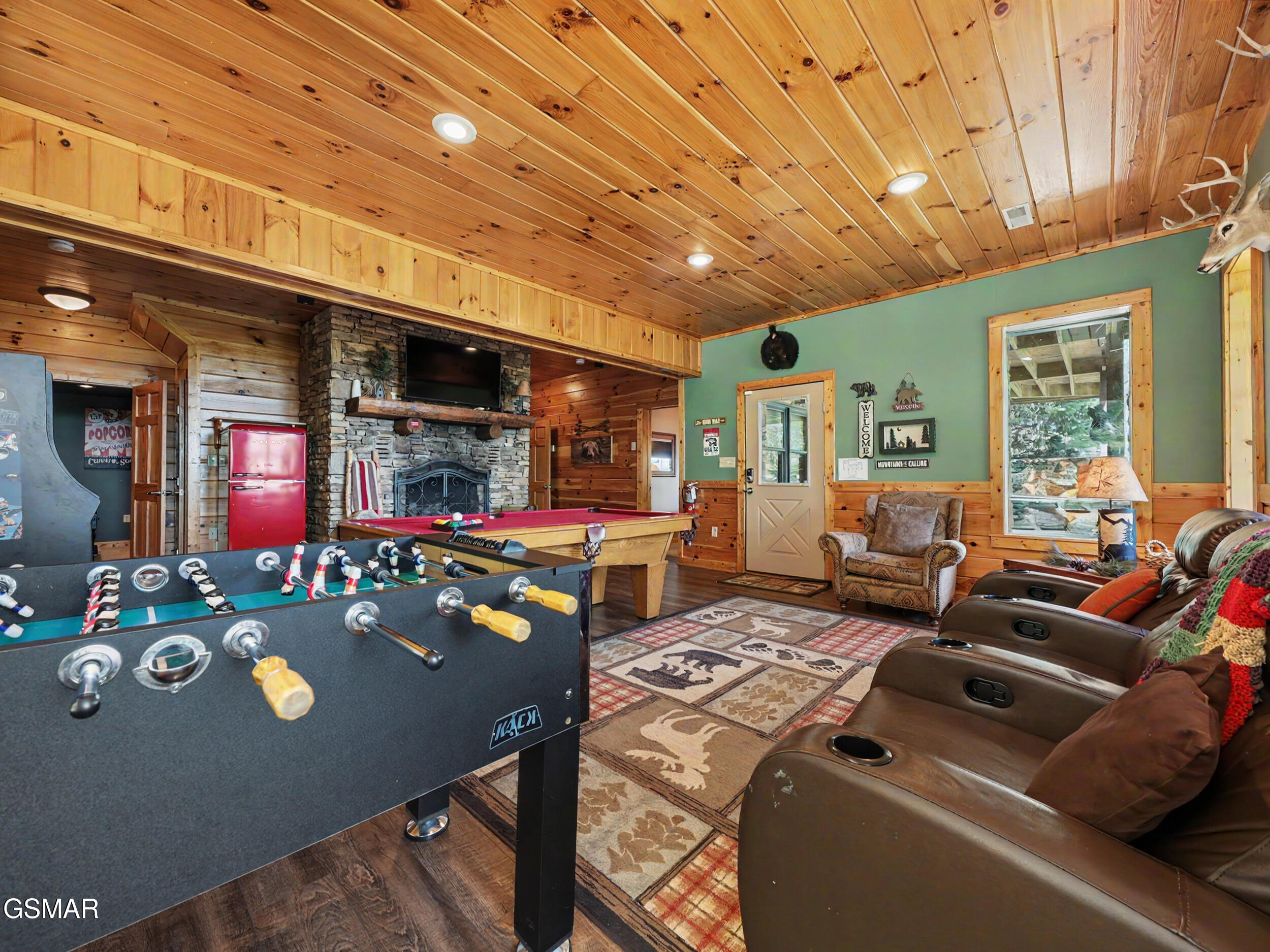 2414 Walnut Cove Way