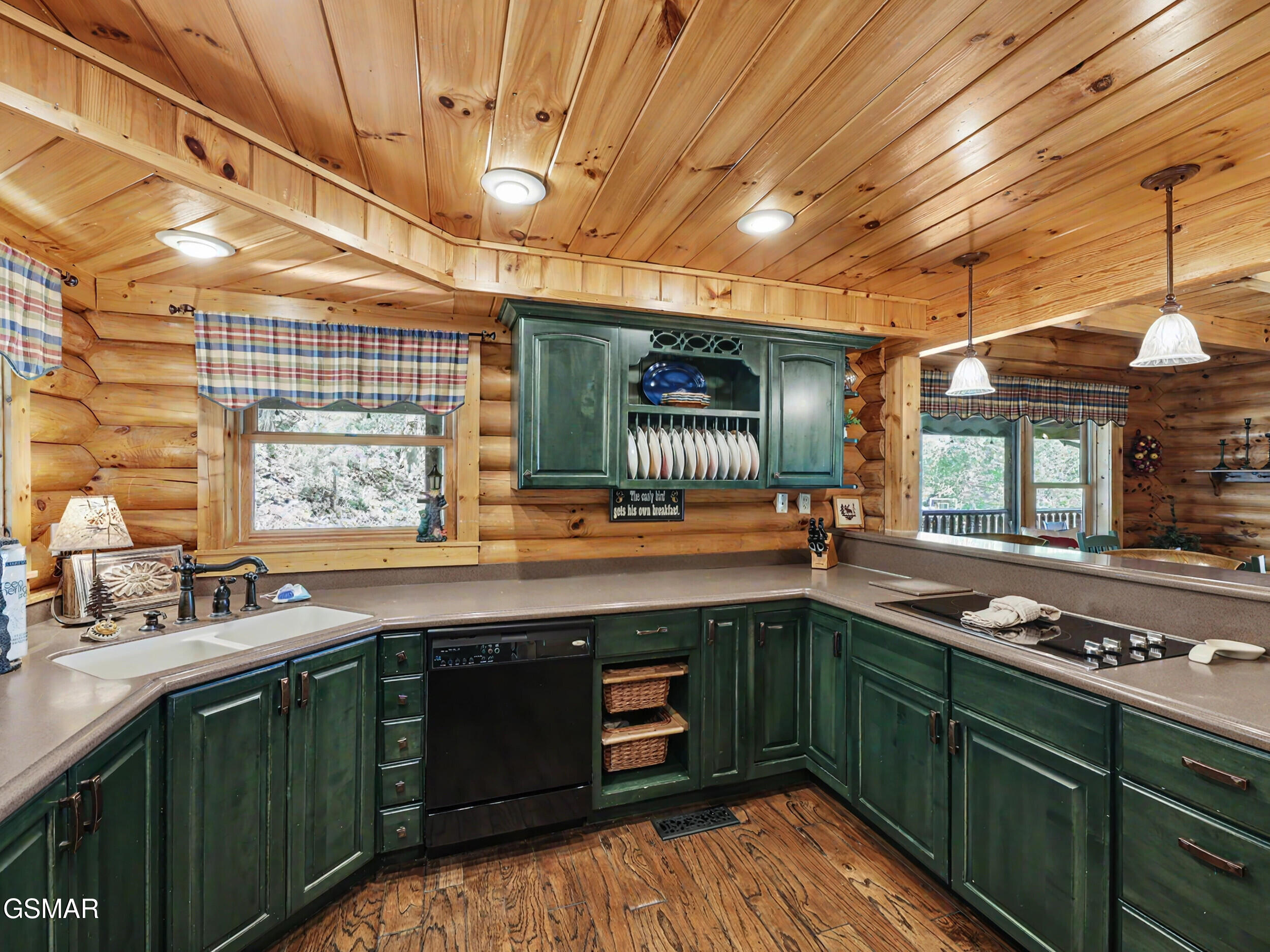 2414 Walnut Cove Way