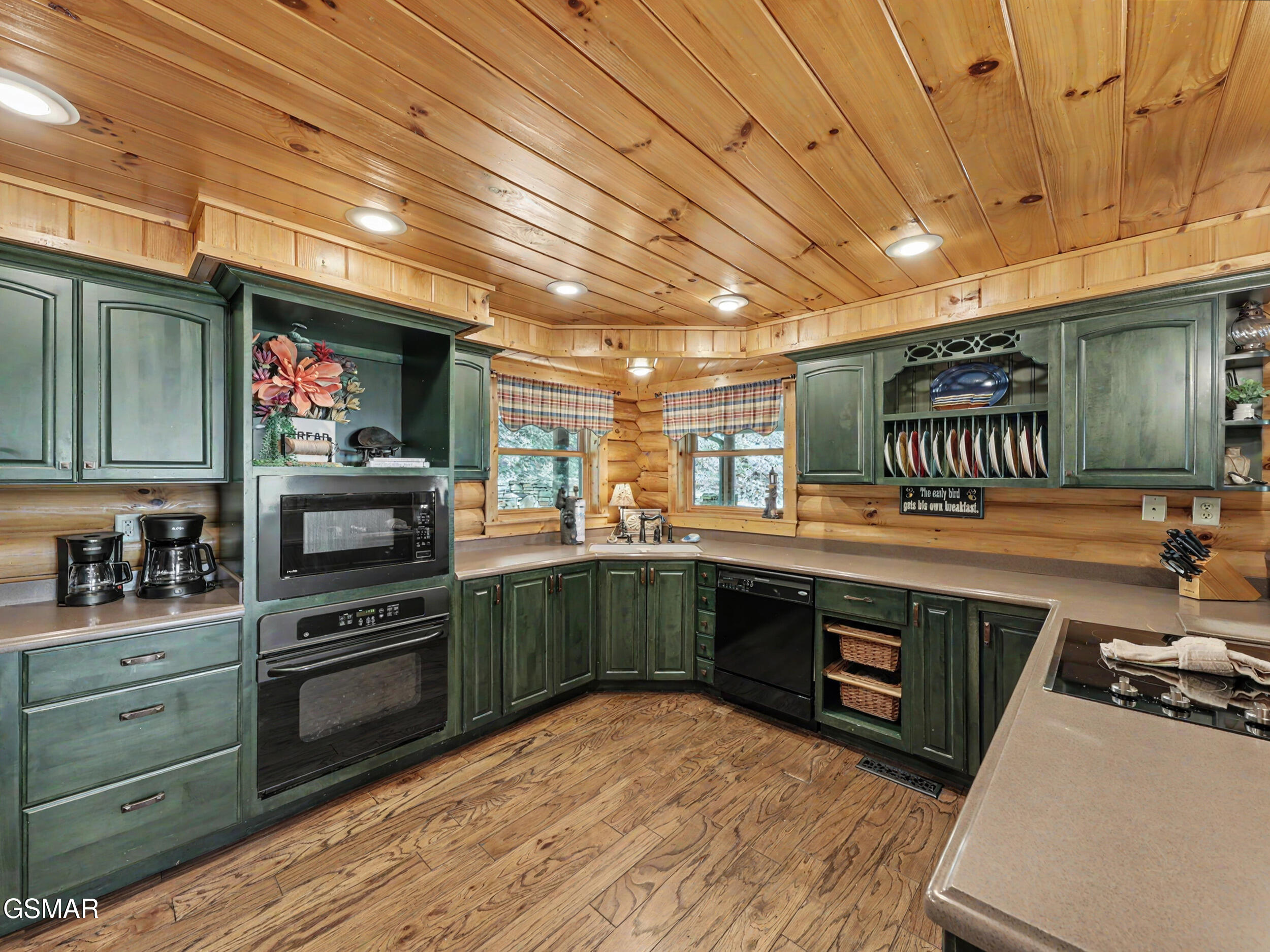 2414 Walnut Cove Way