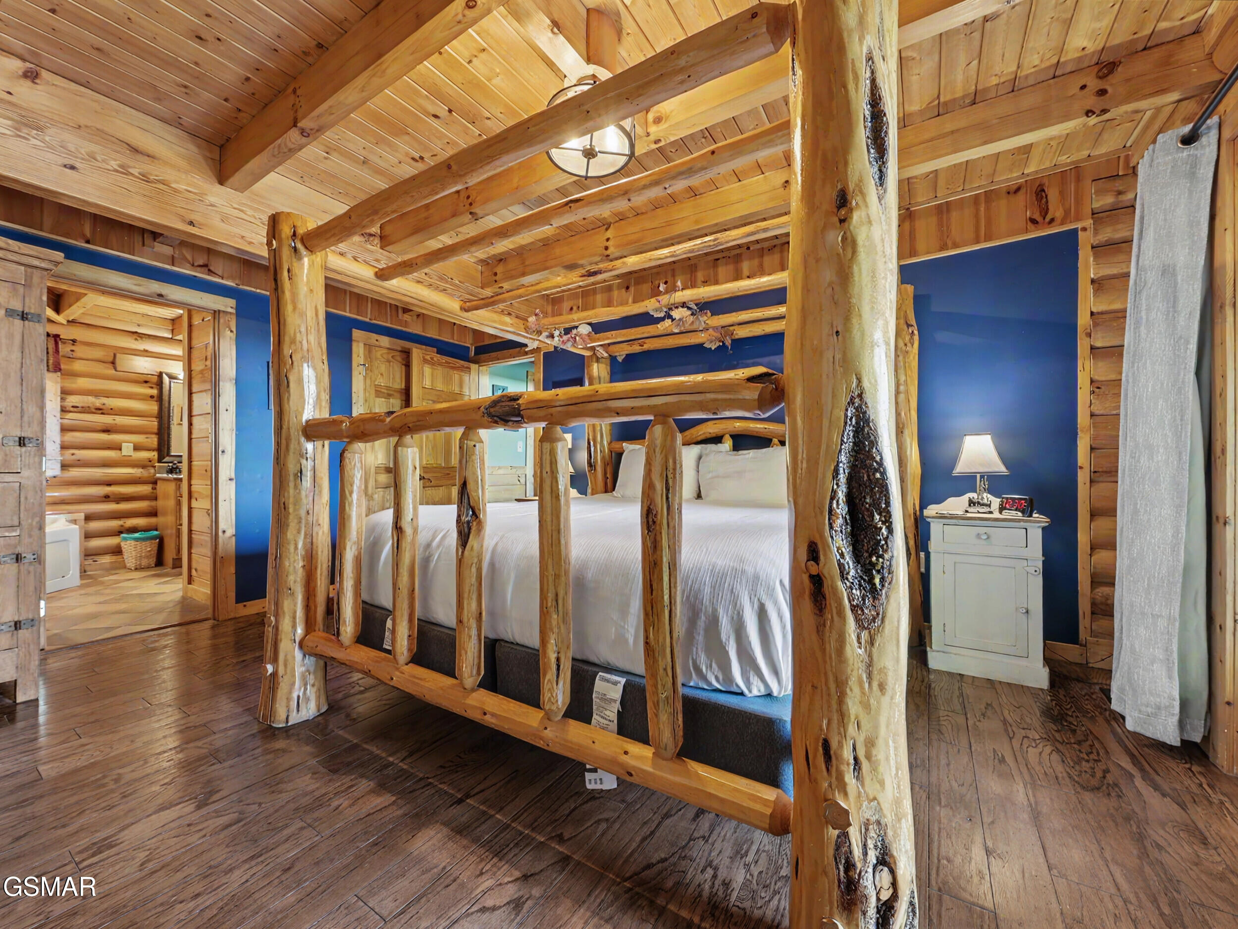 2414 Walnut Cove Way