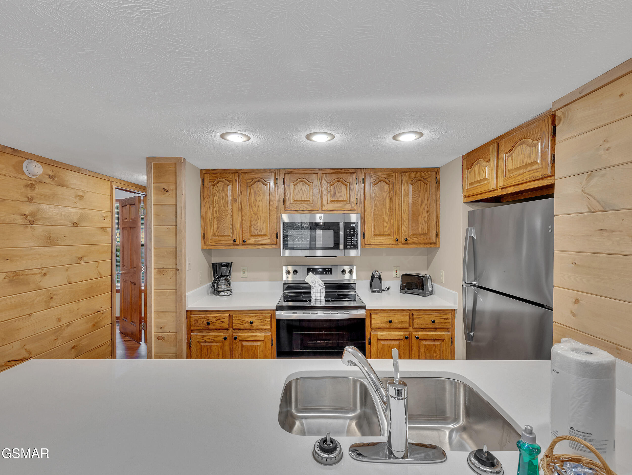 2733 Timber Way