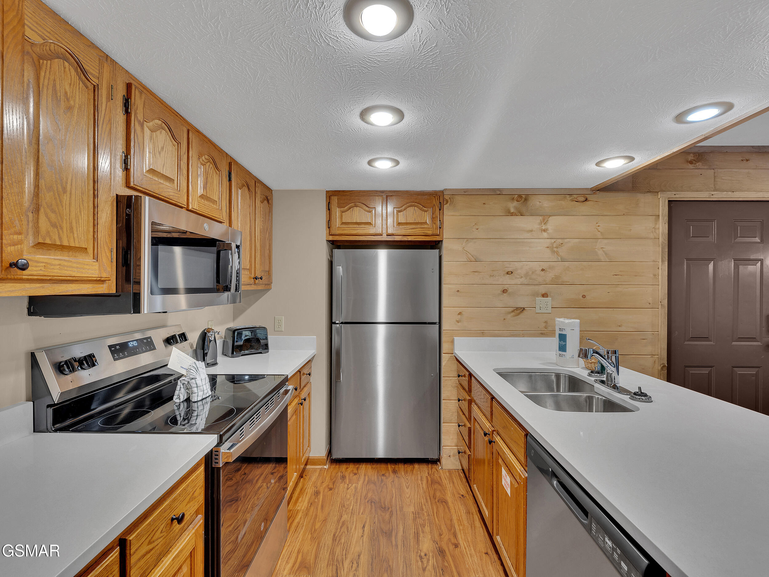2733 Timber Way