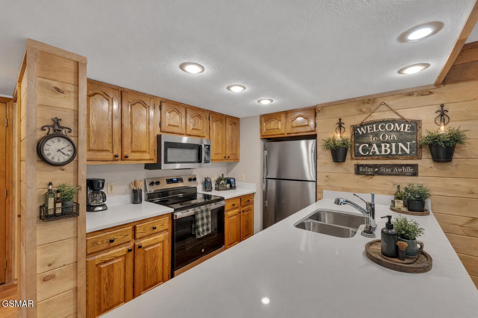 2733 Timber Way
