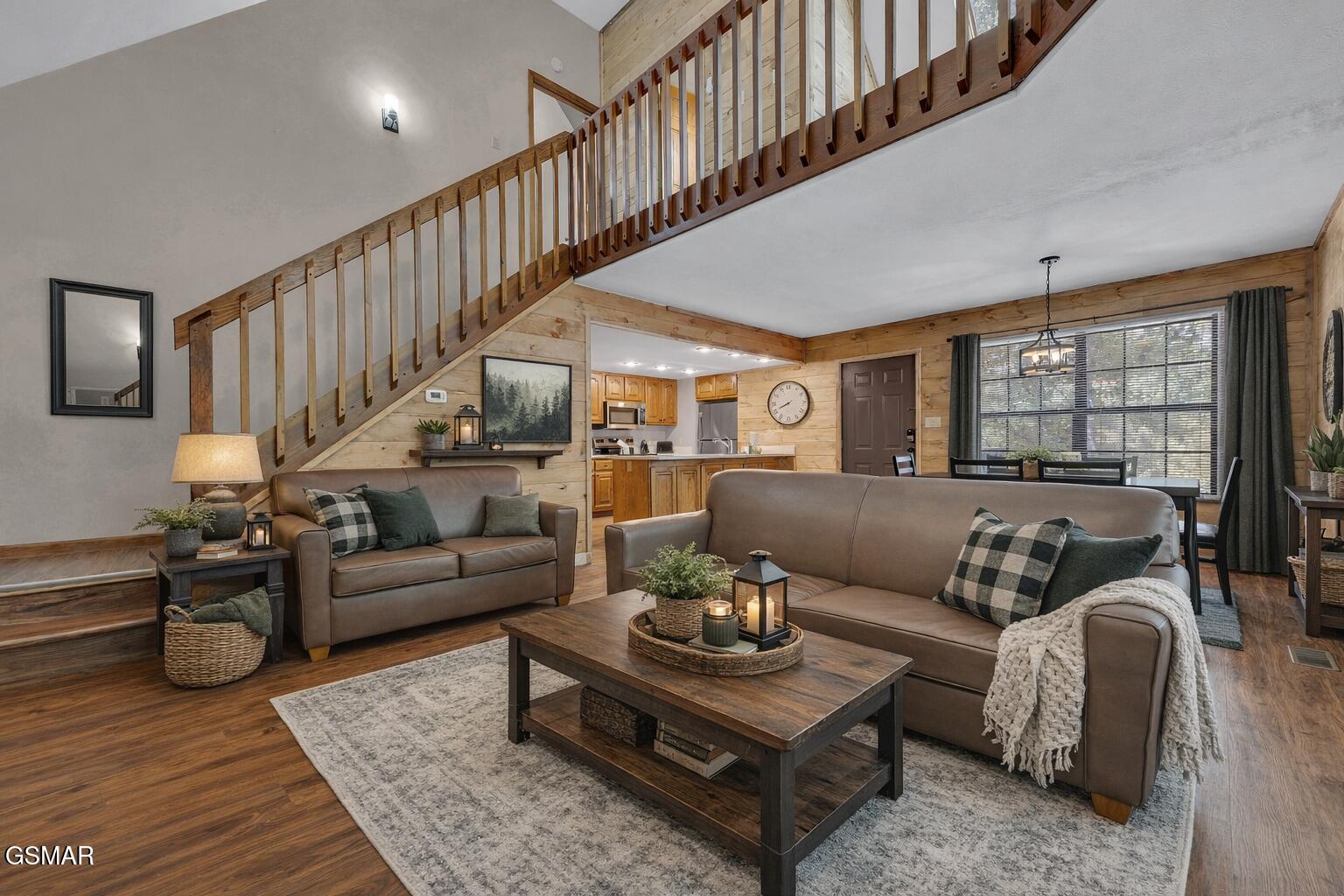 2733 Timber Way