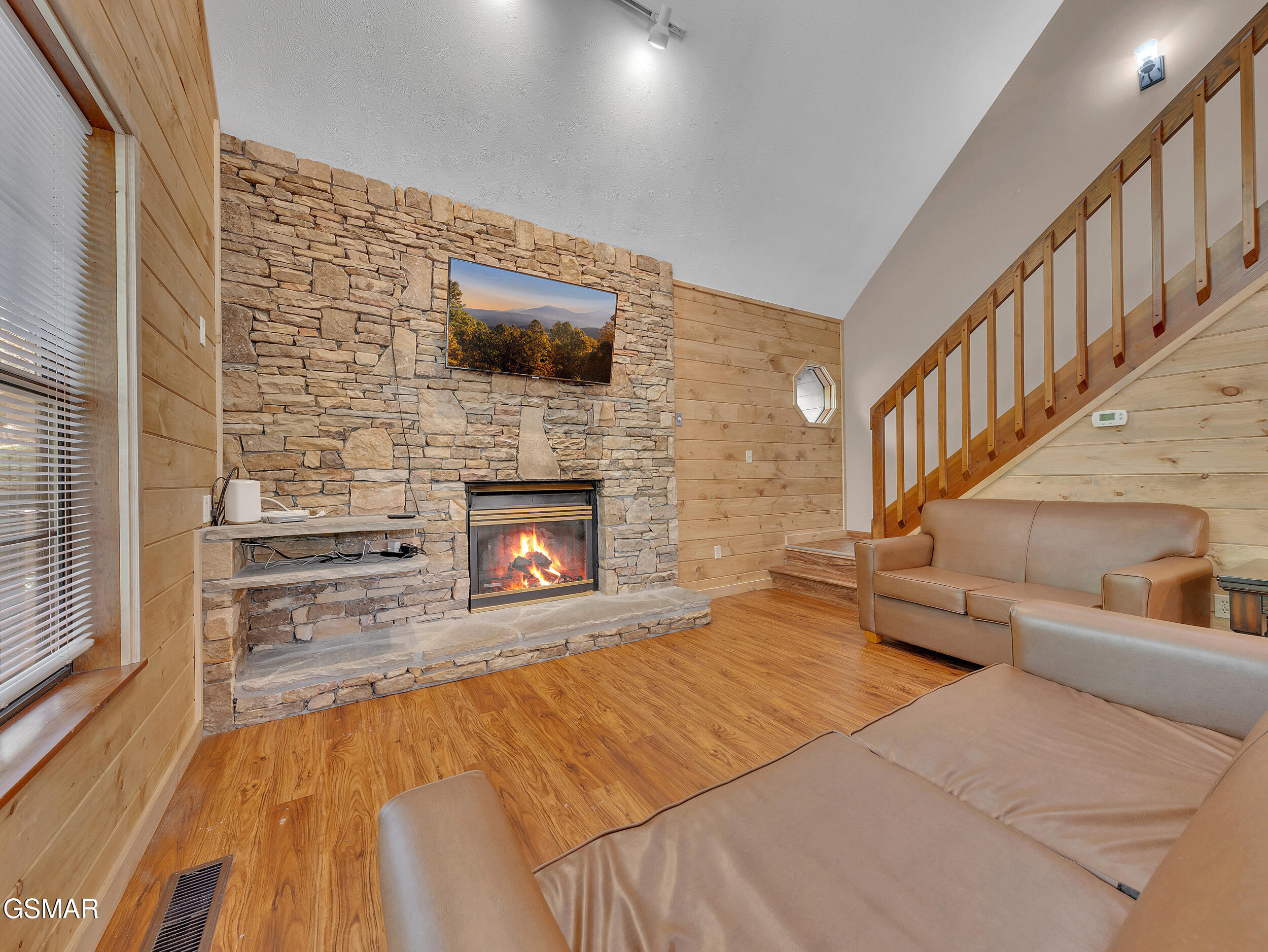 2733 Timber Way