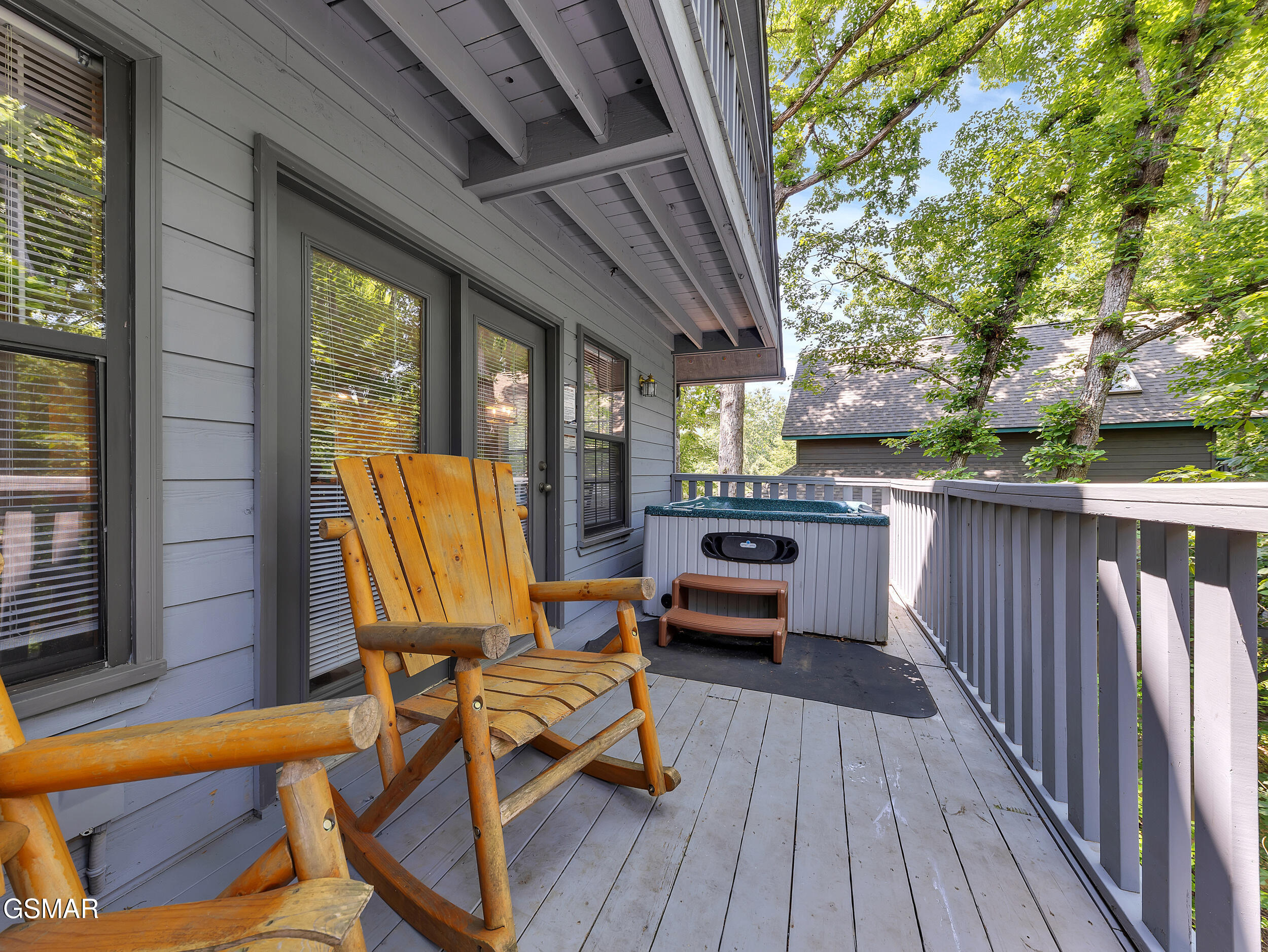 2733 Timber Way