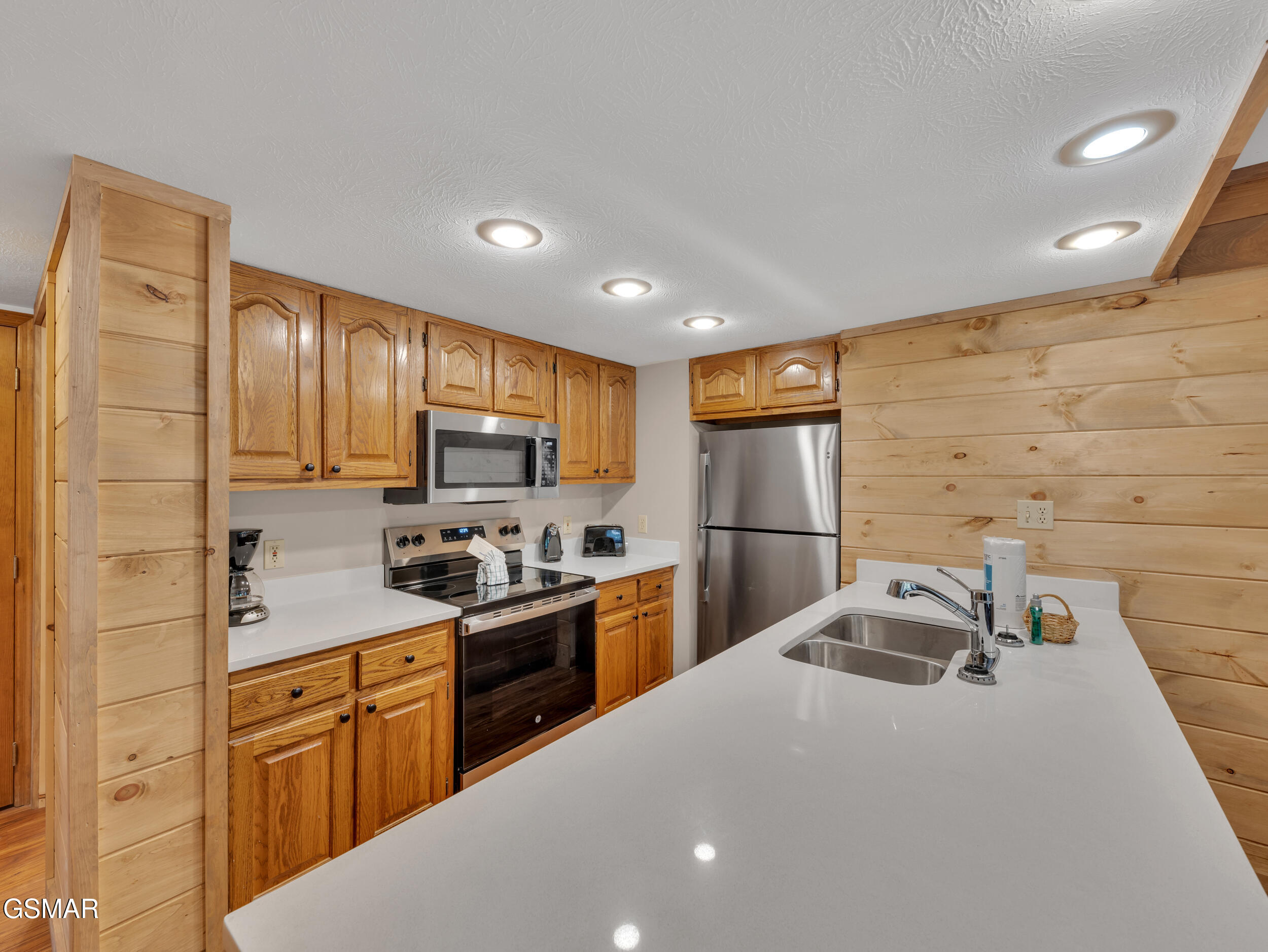 2733 Timber Way