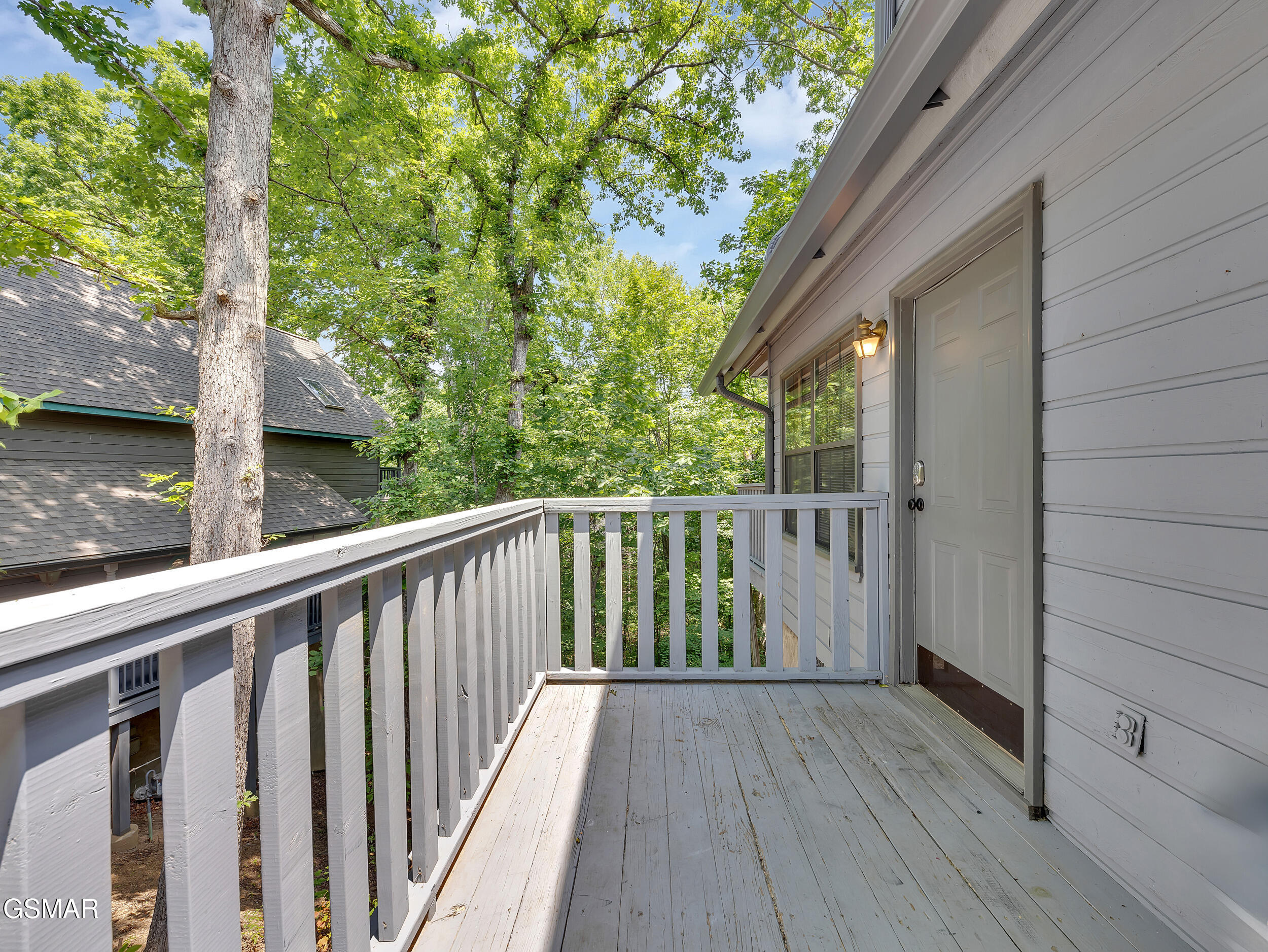 2733 Timber Way