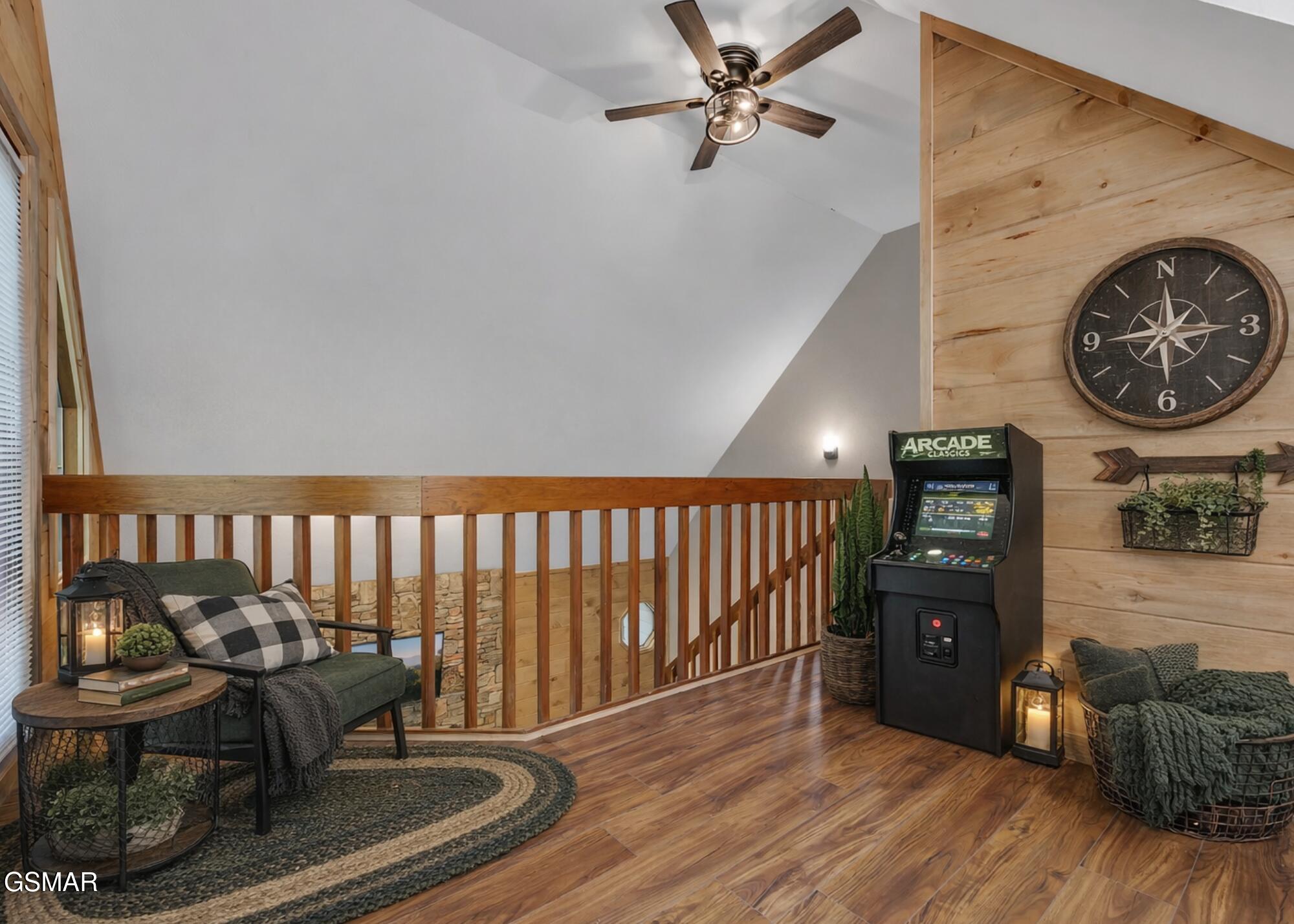 2733 Timber Way