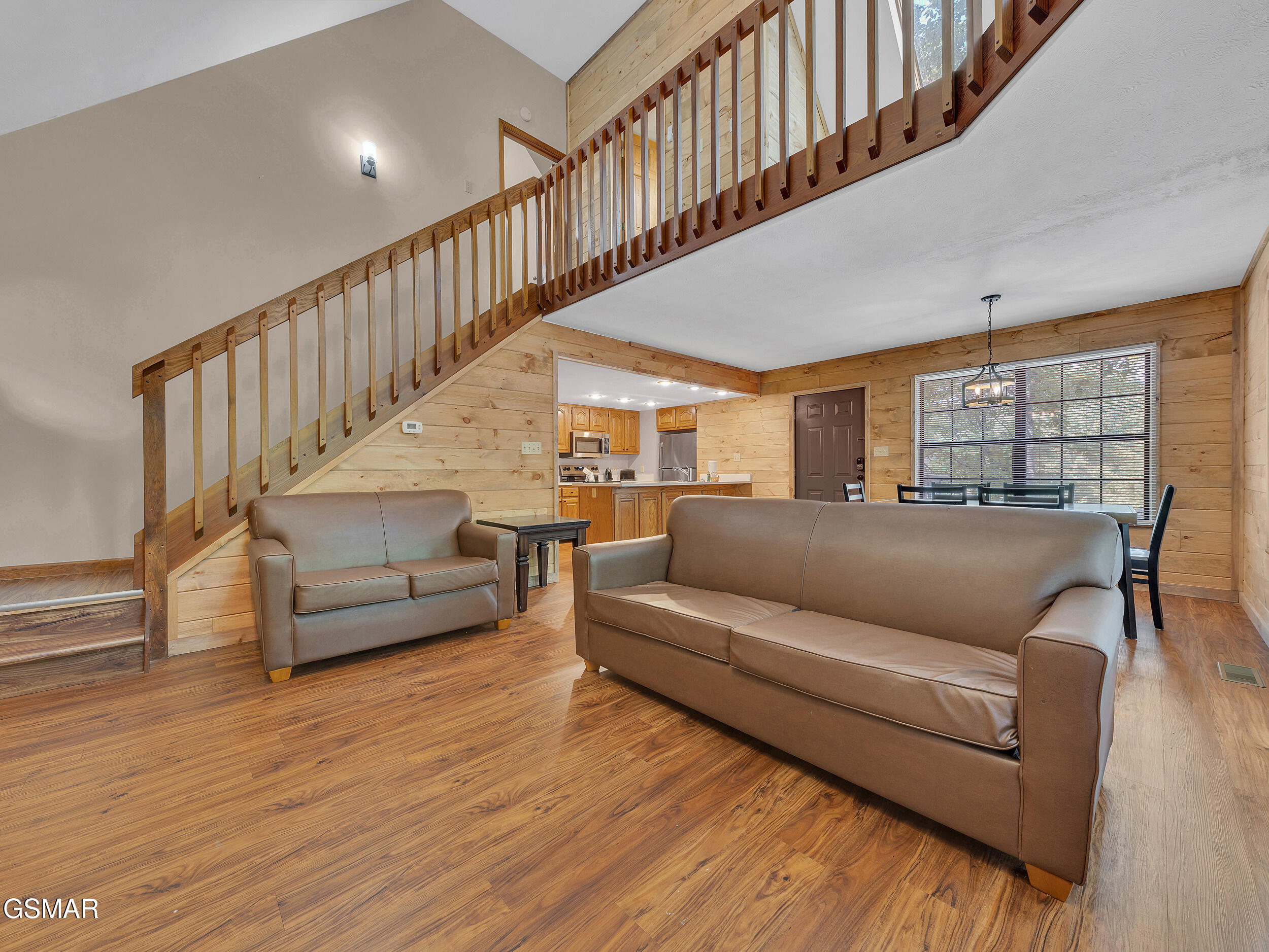 2733 Timber Way