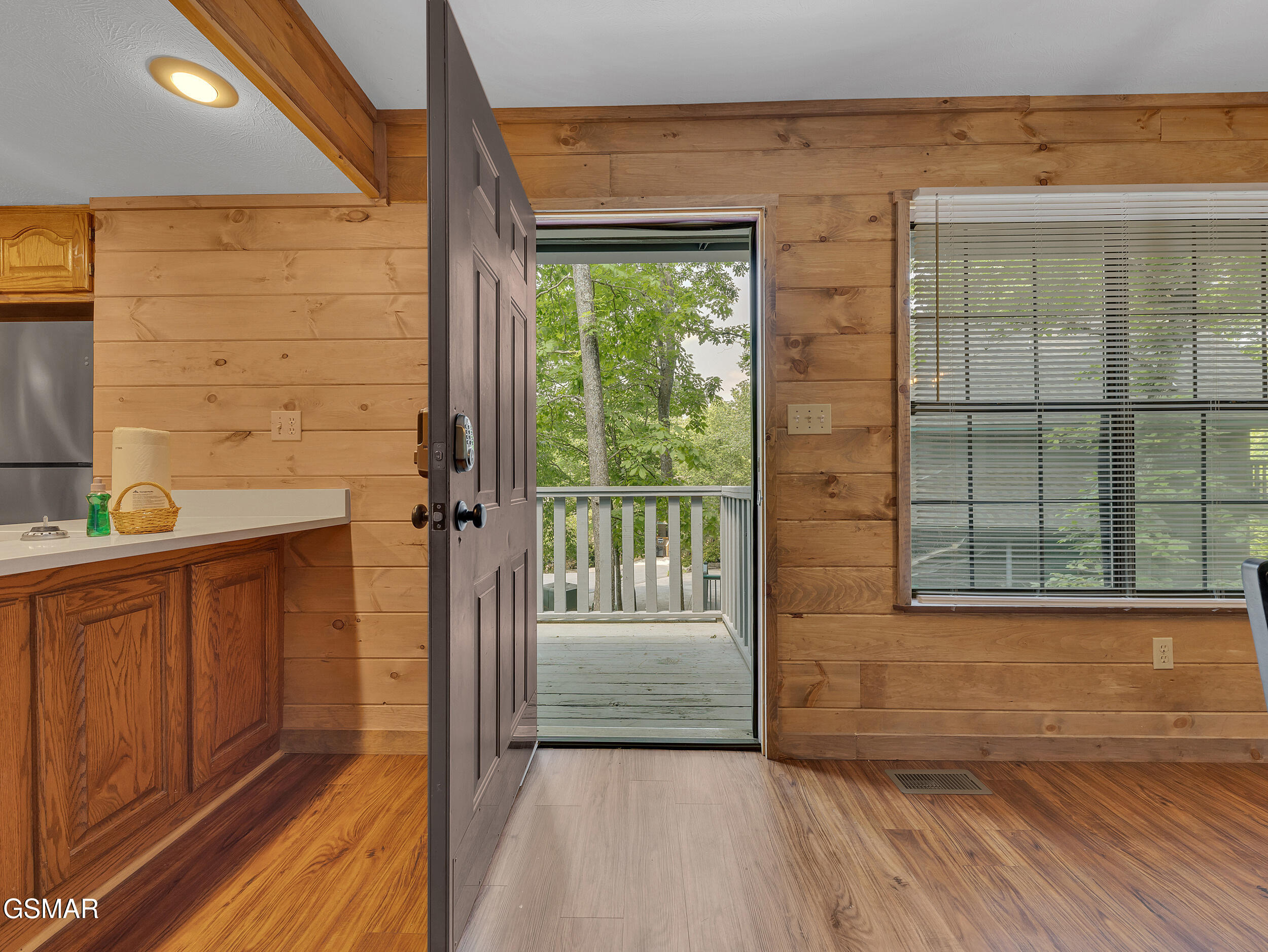 2733 Timber Way