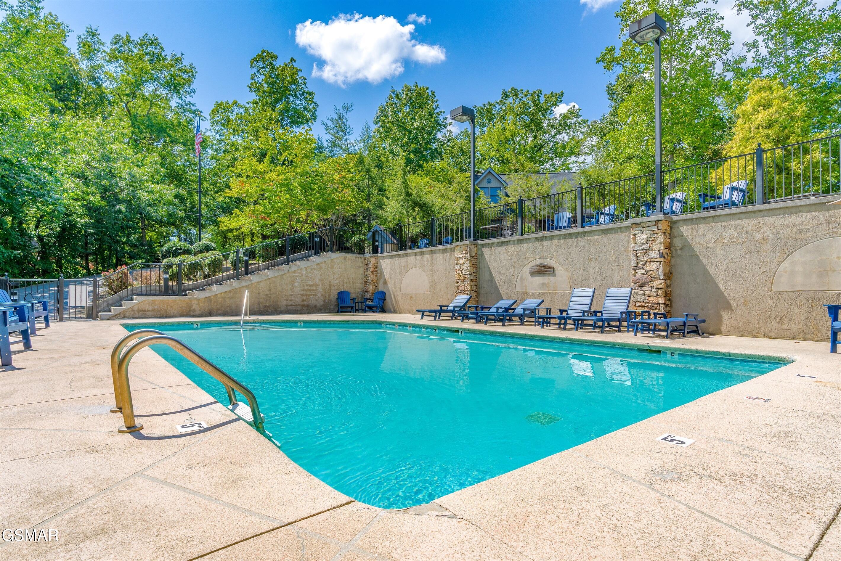 2733 Timber Way