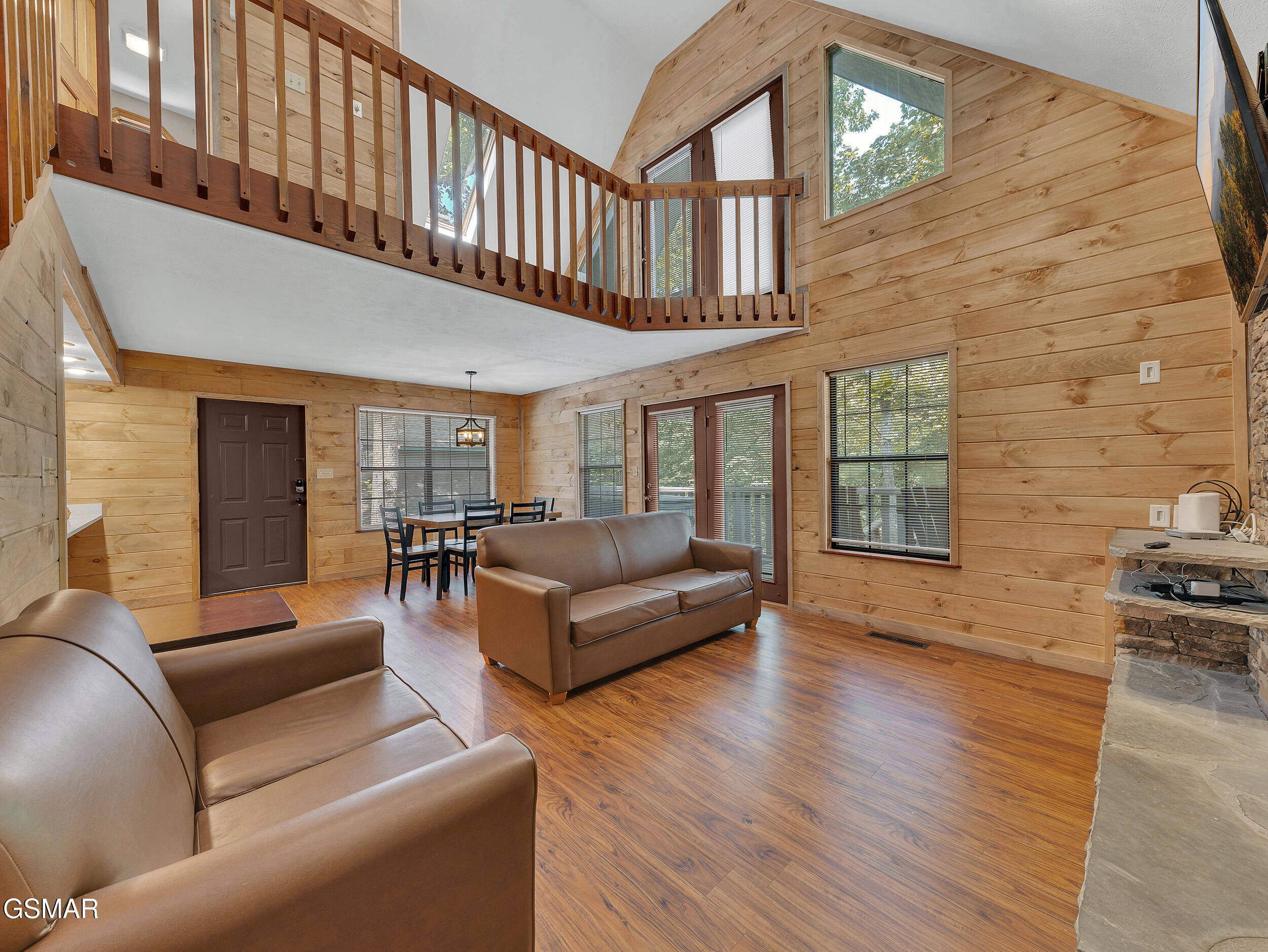 2733 Timber Way