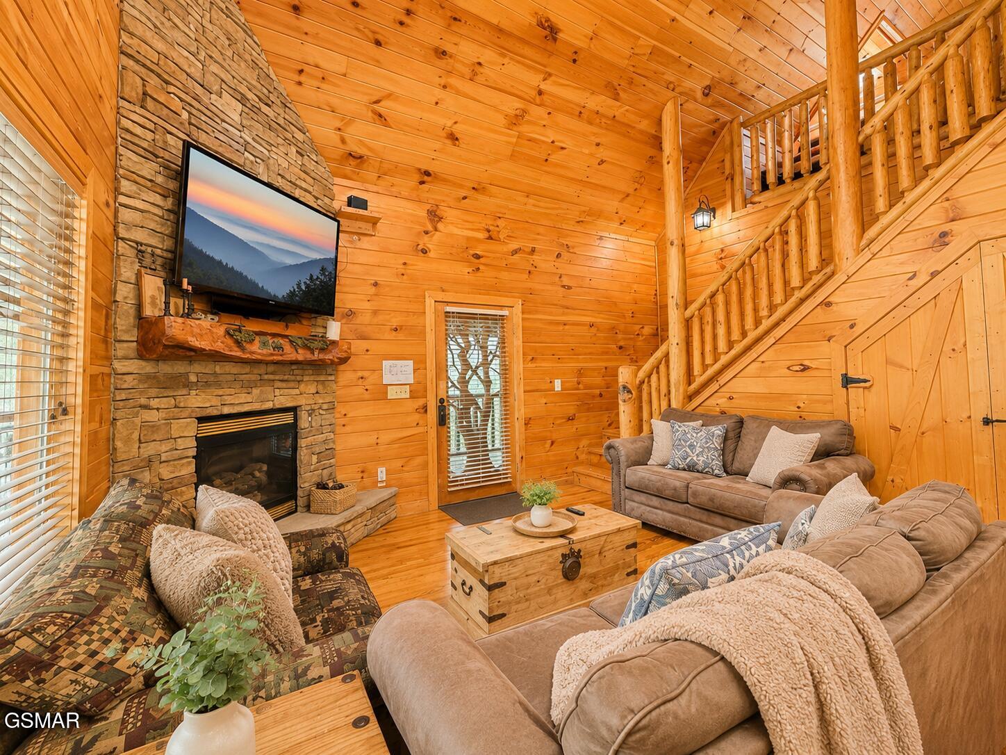 1630 Majestic Oak Way