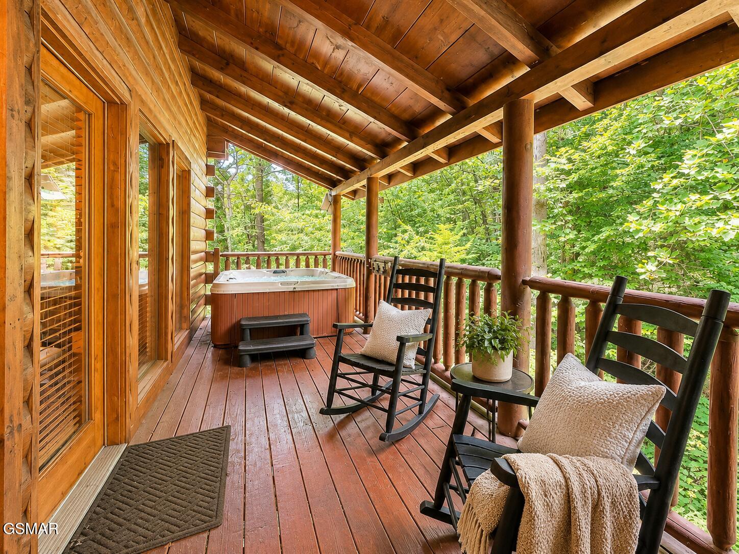 1630 Majestic Oak Way