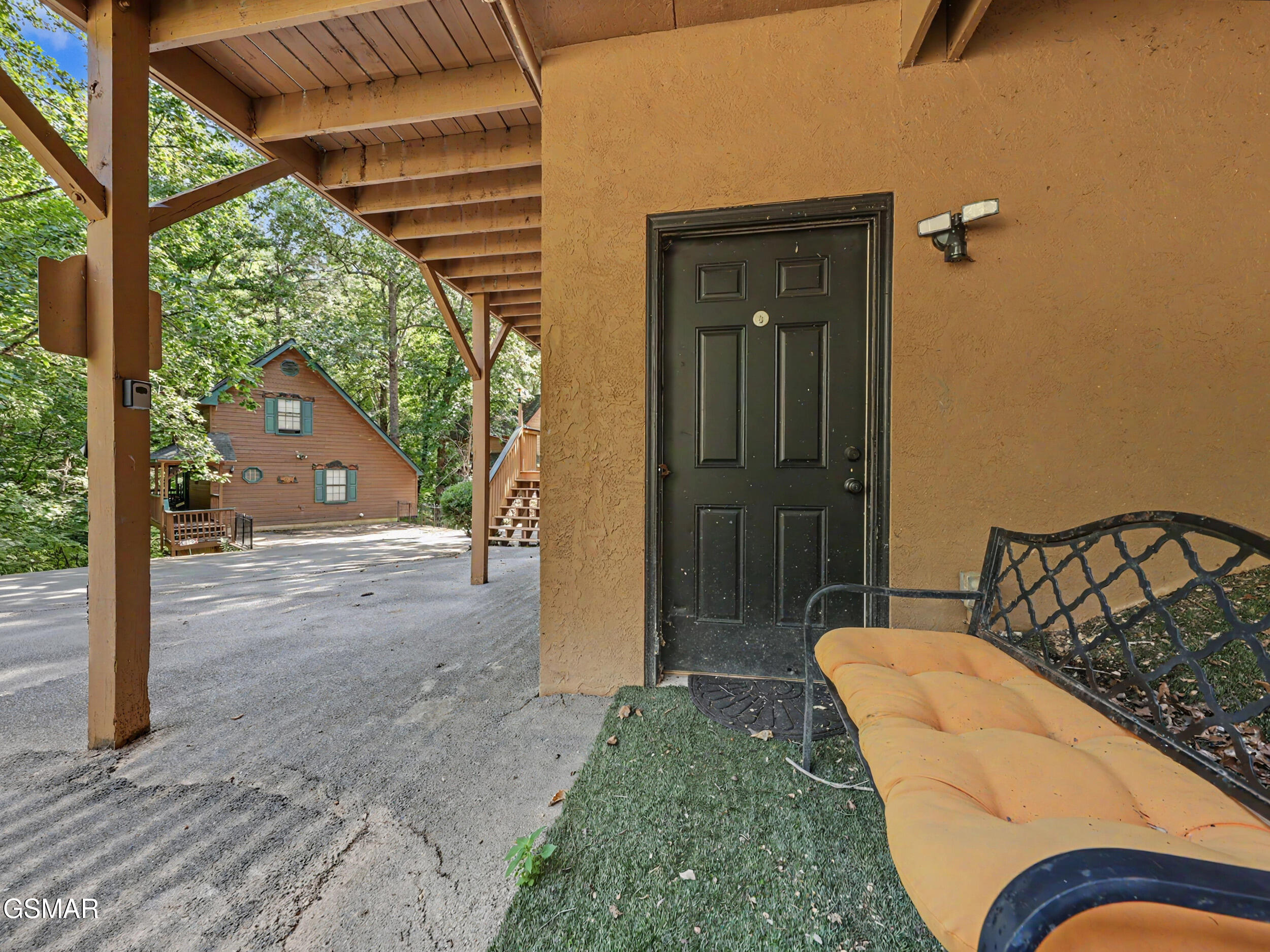 318 Greenwood Way