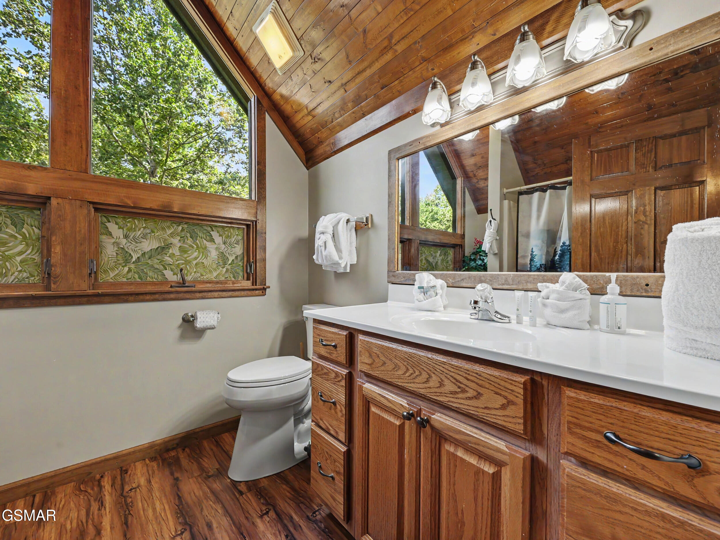 318 Greenwood Way