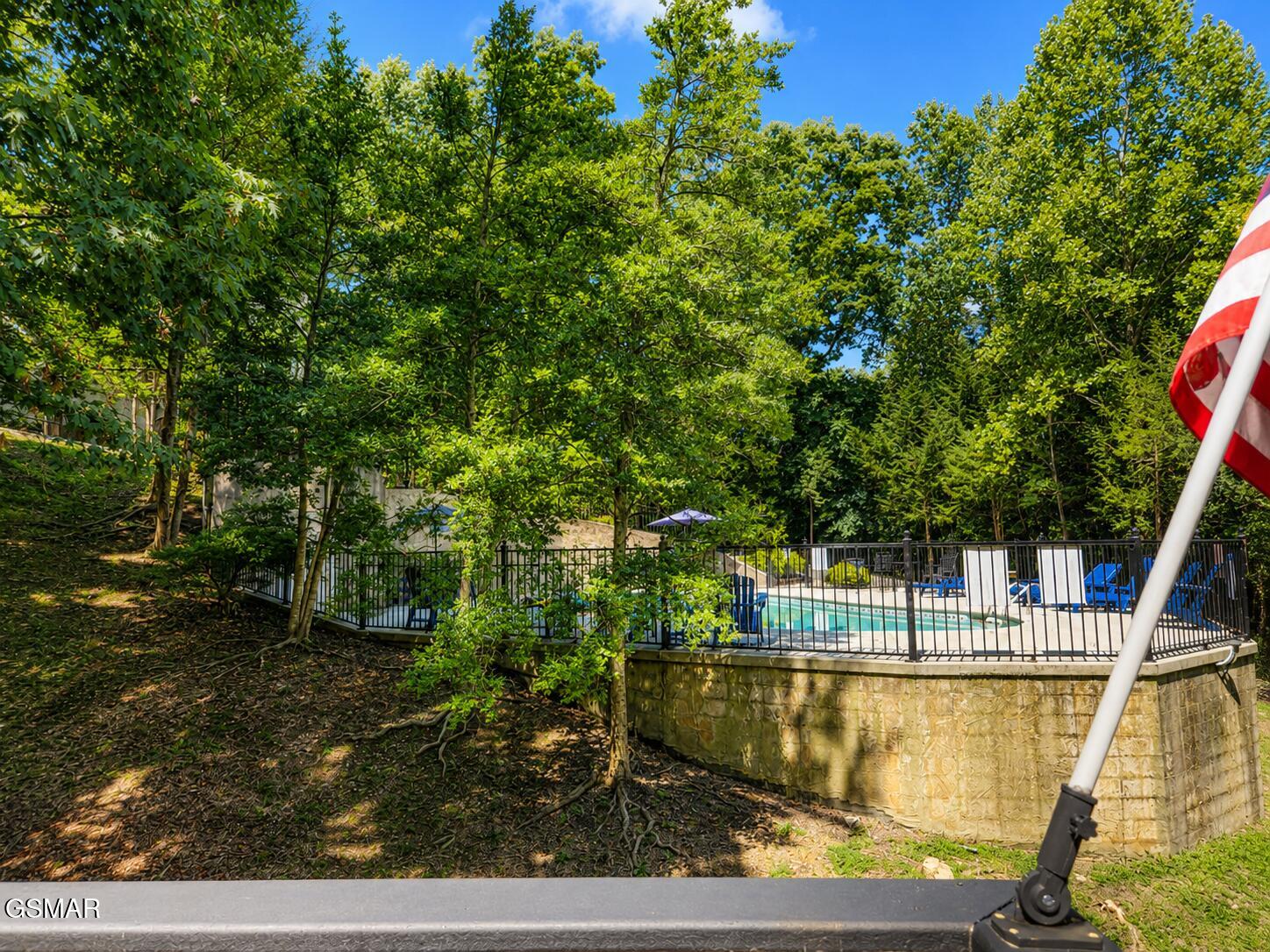 318 Greenwood Way