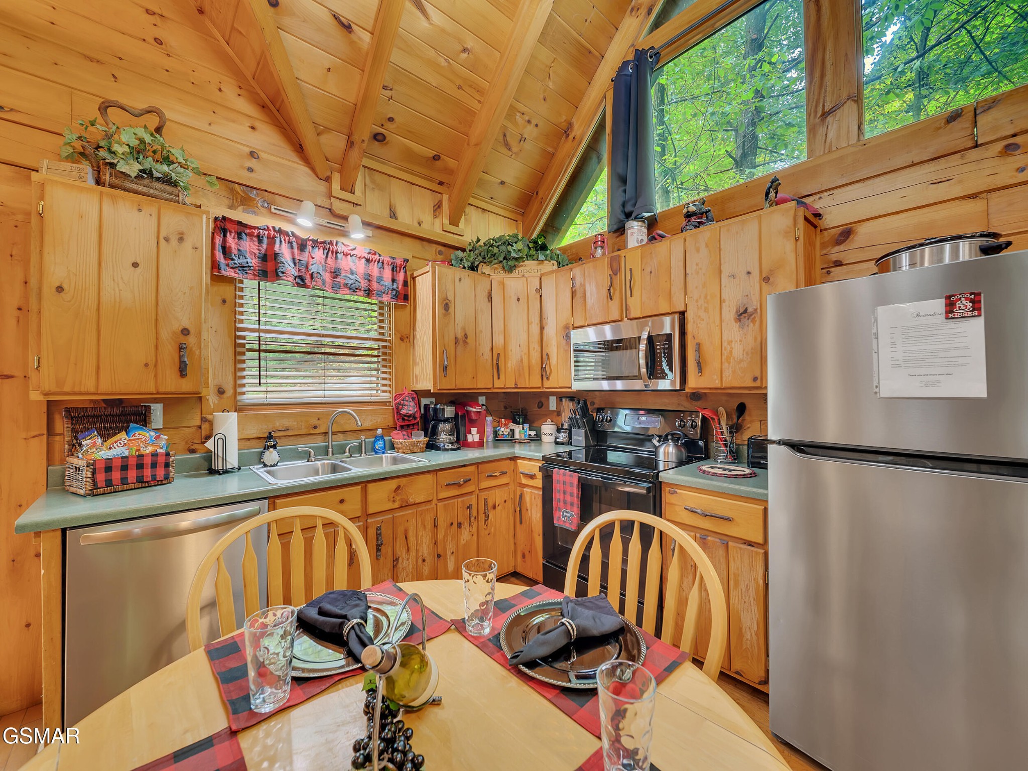 1805 Mossy Trail