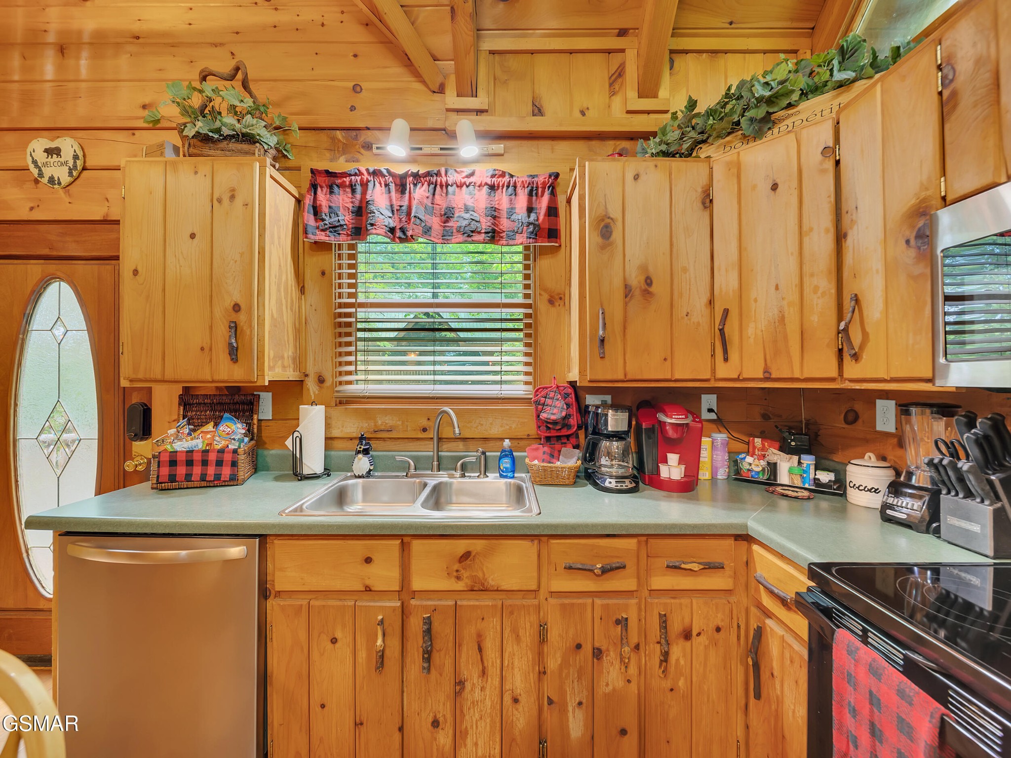 1805 Mossy Trail