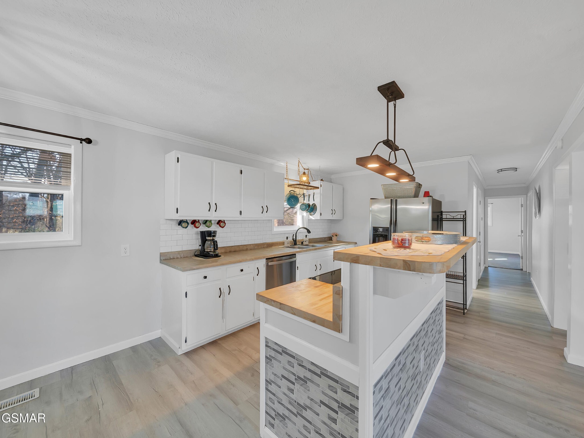 200 Lynnwood Drive