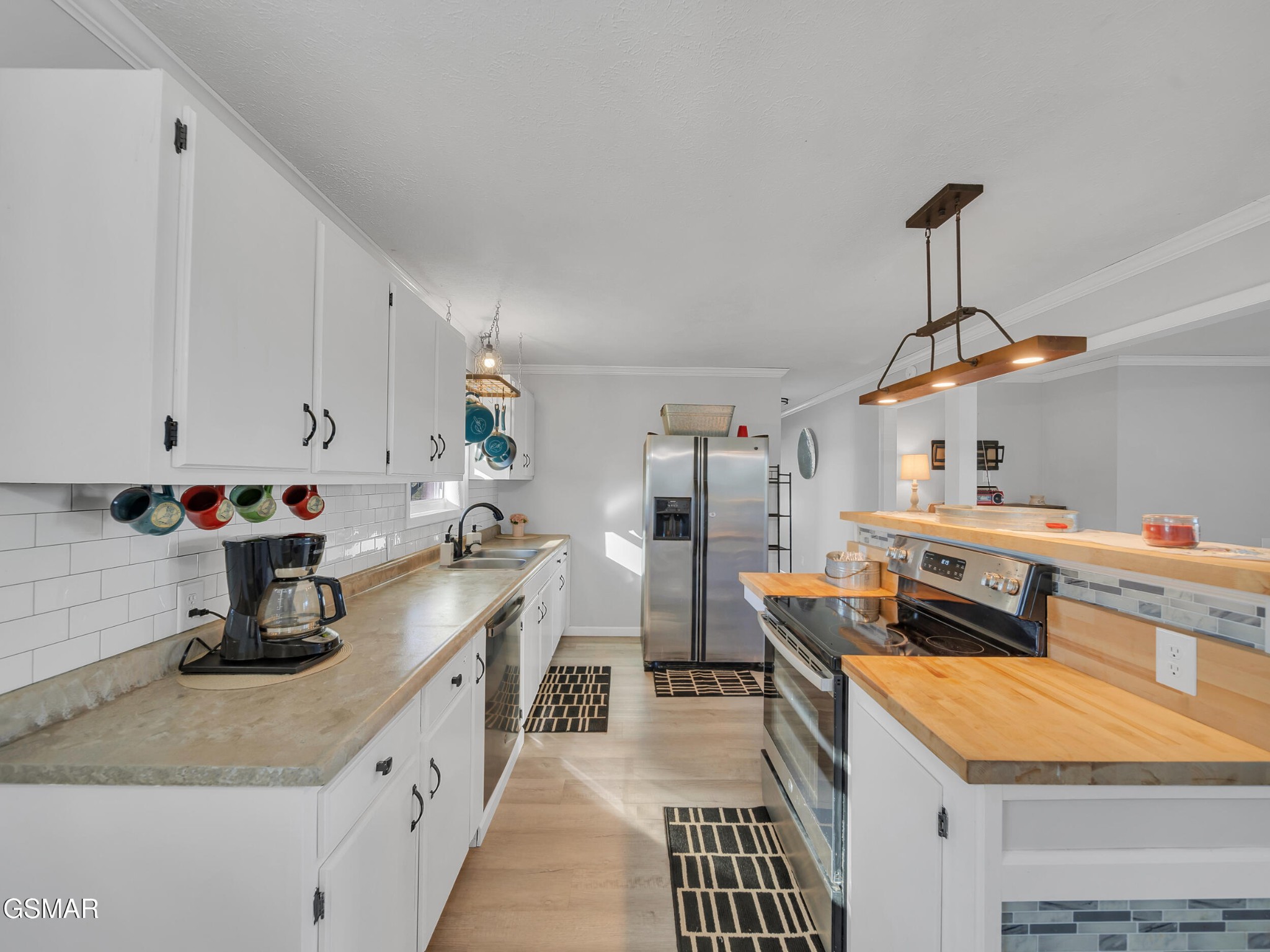 200 Lynnwood Drive