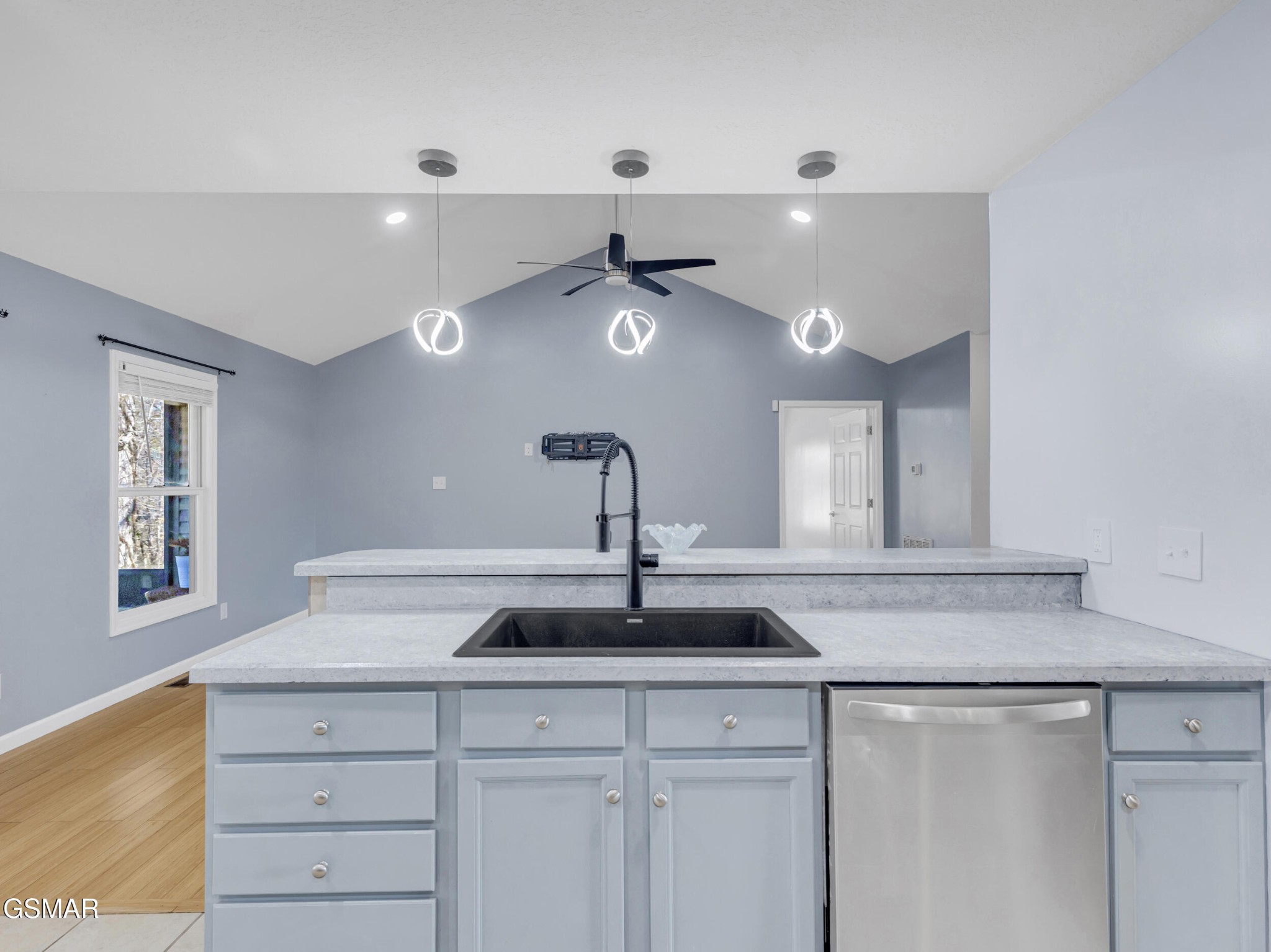 413 Glenns Lea