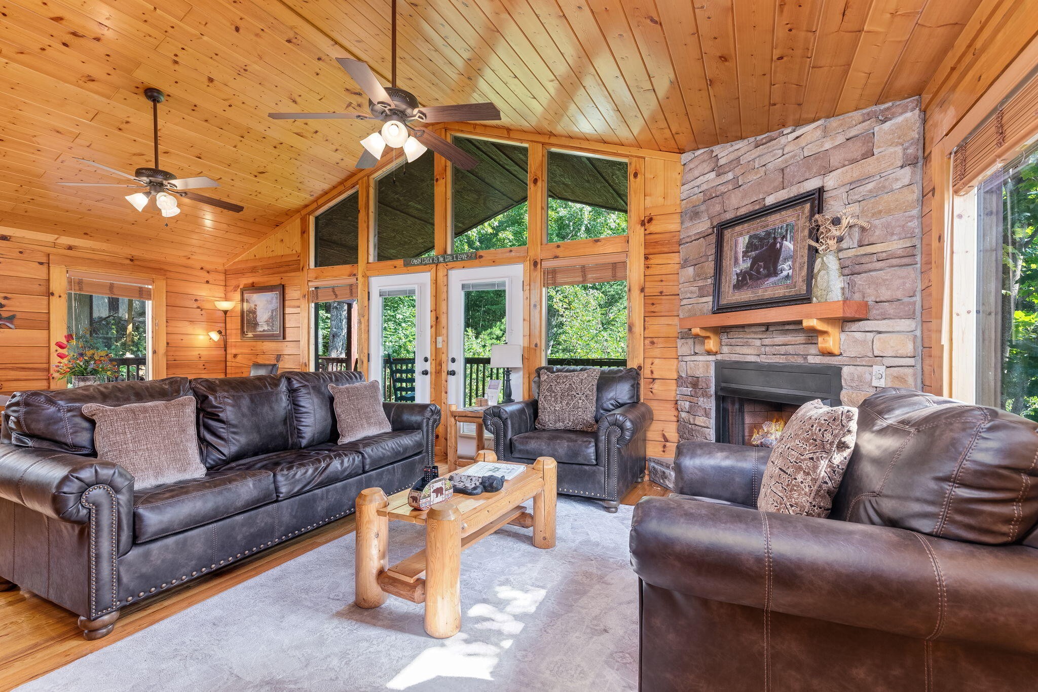 1536 Bears Den Way