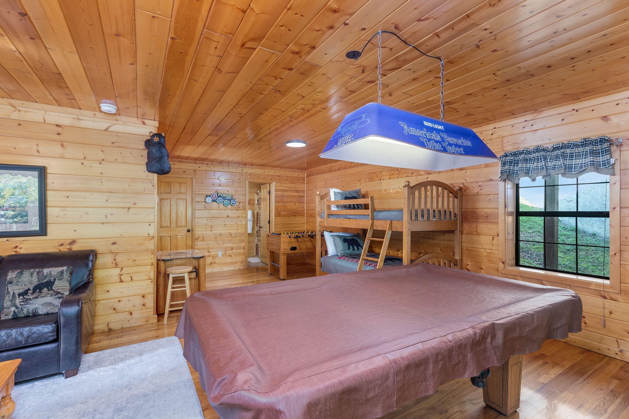1536 Bears Den Way