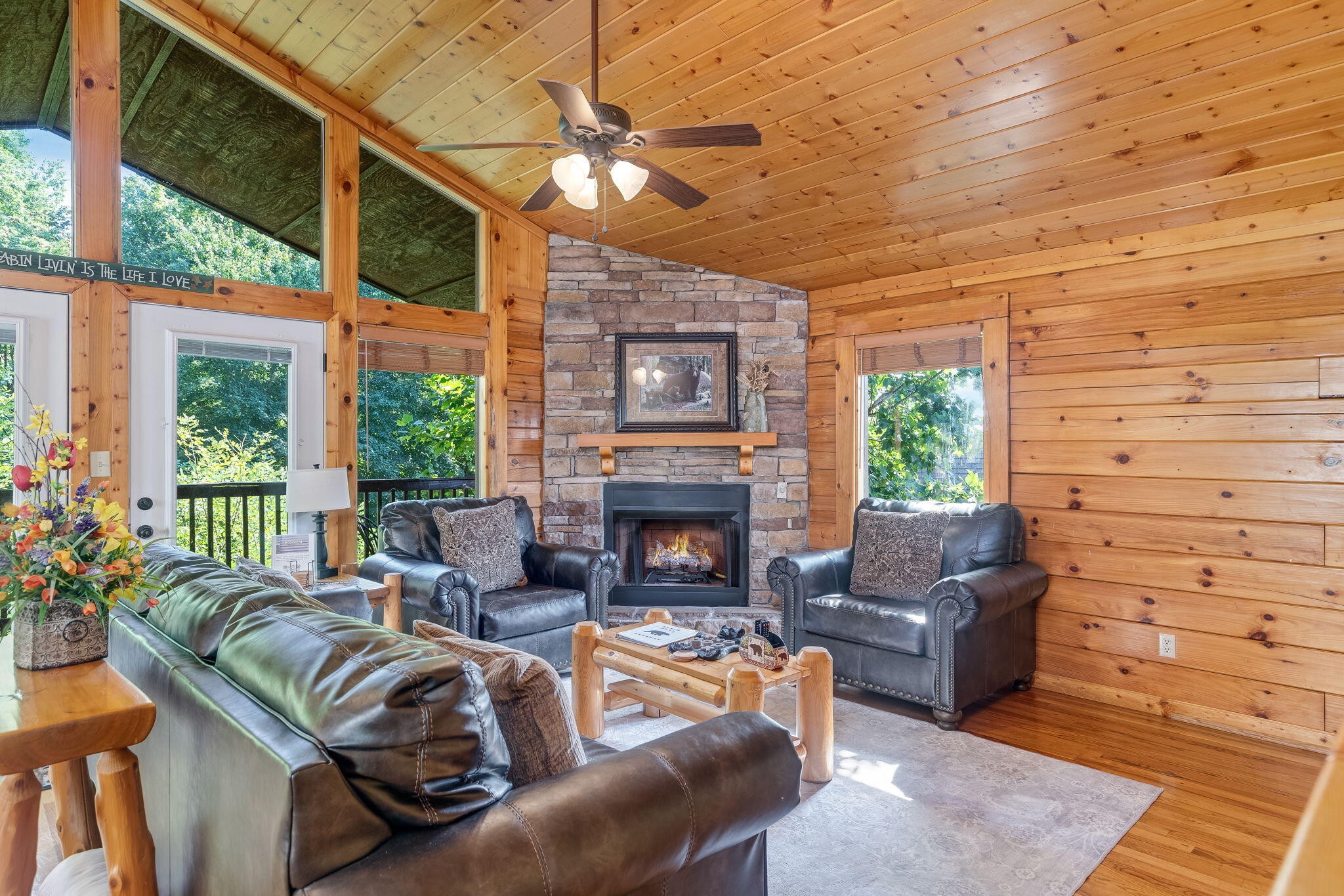 1536 Bears Den Way