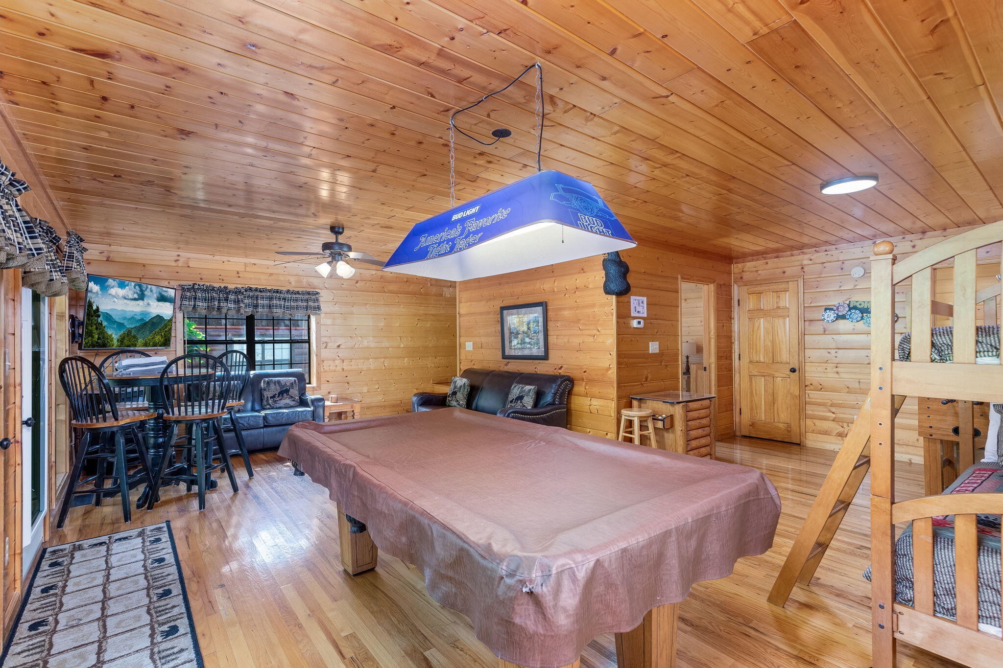 1536 Bears Den Way