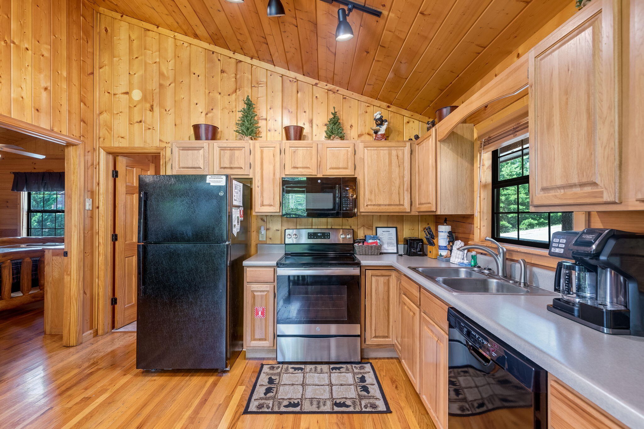 1536 Bears Den Way