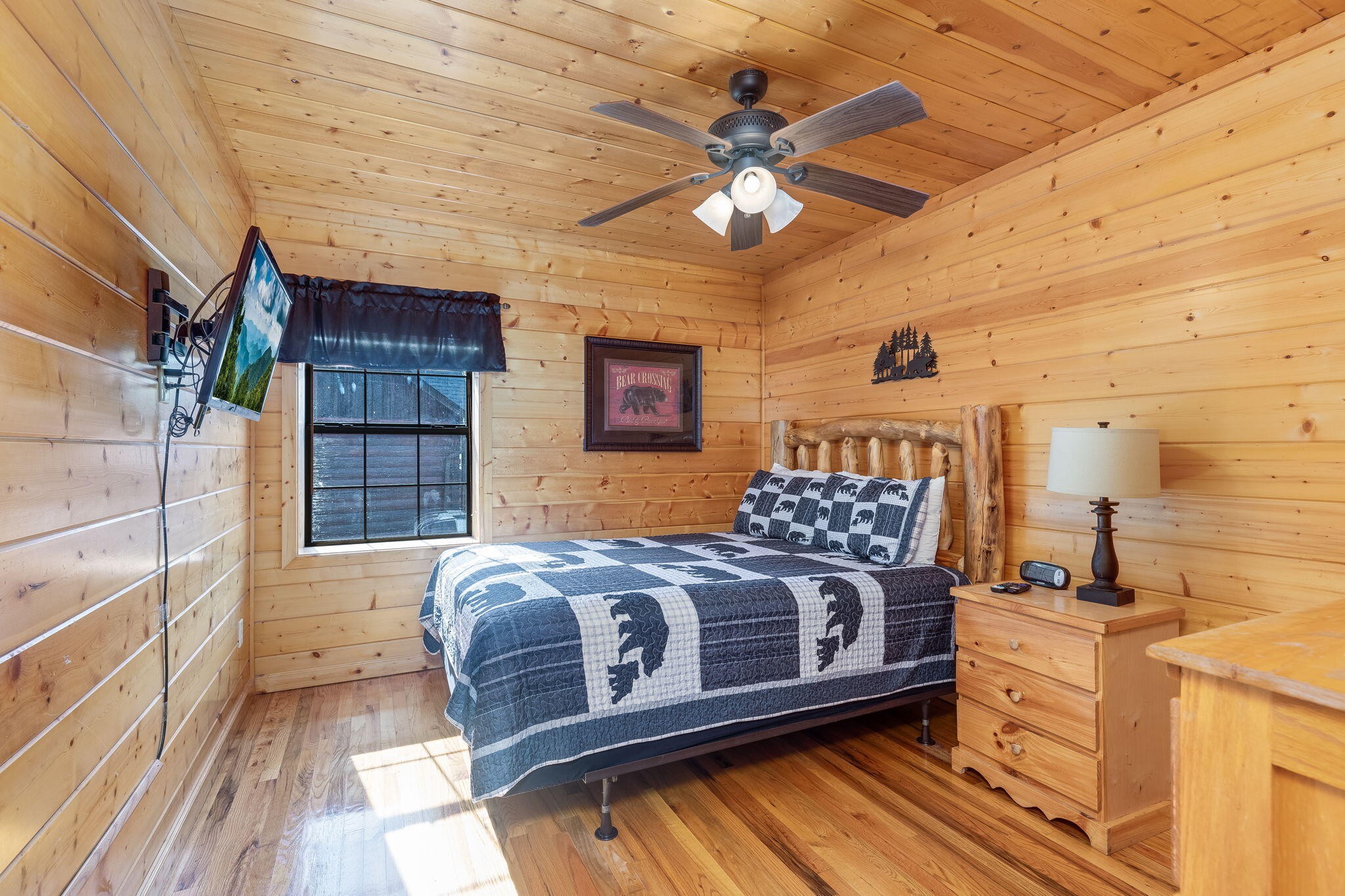 1536 Bears Den Way