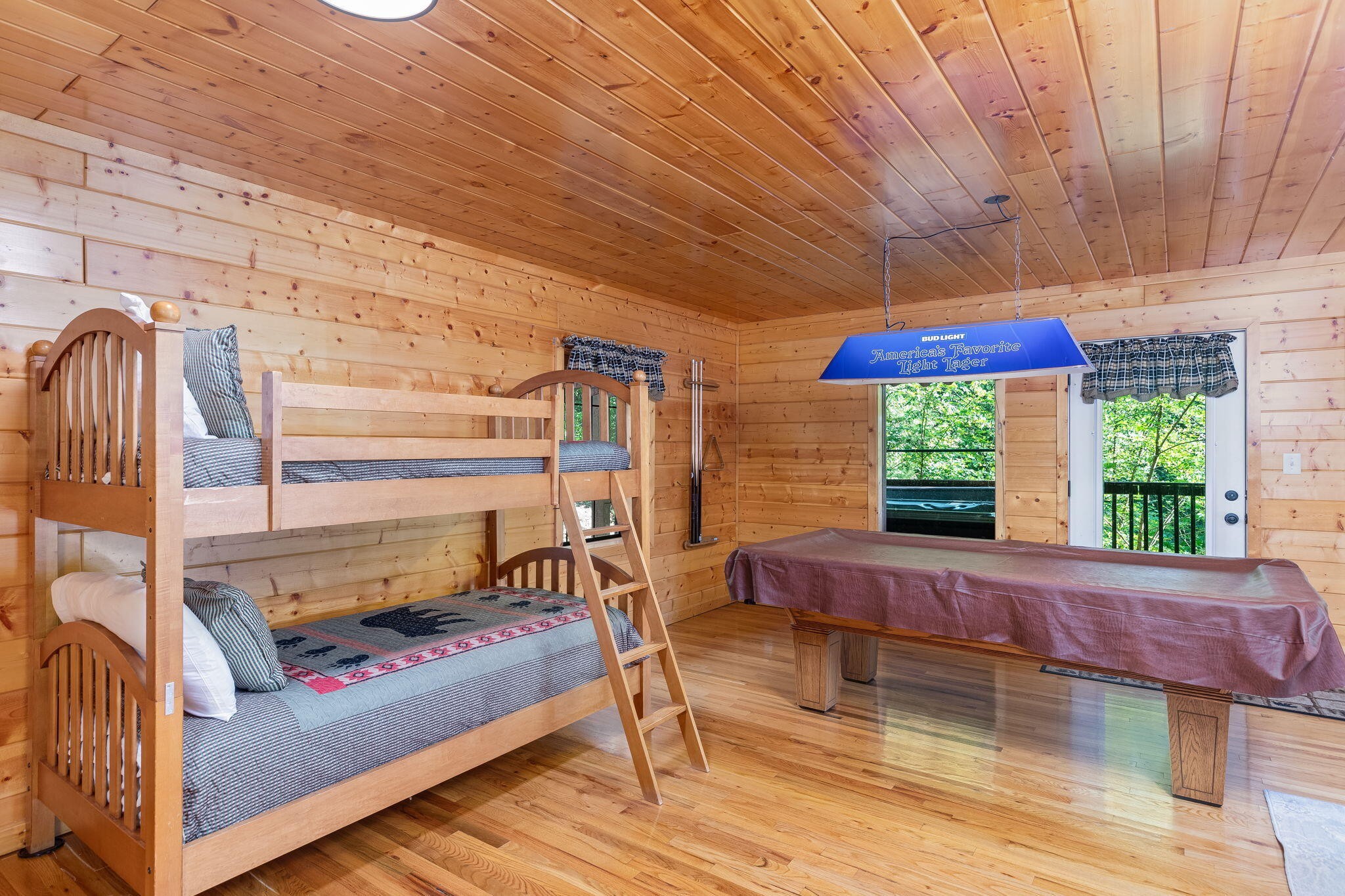 1536 Bears Den Way