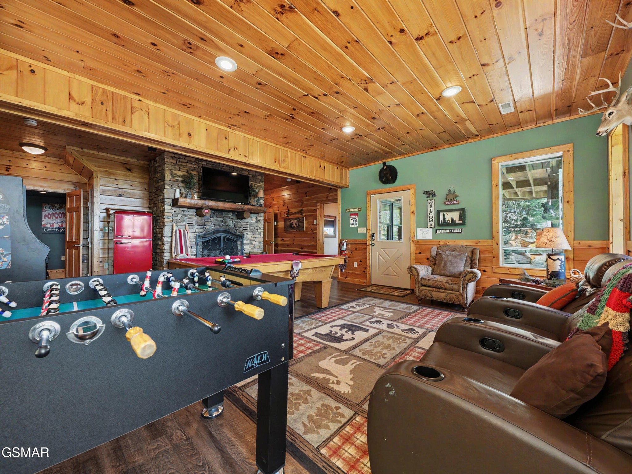 2414 Walnut Cove Way