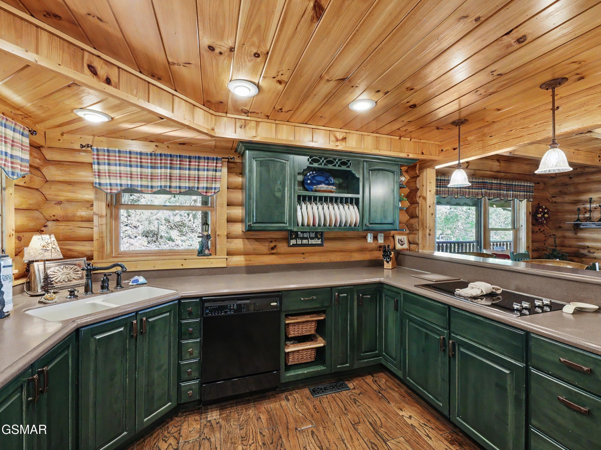 2414 Walnut Cove Way