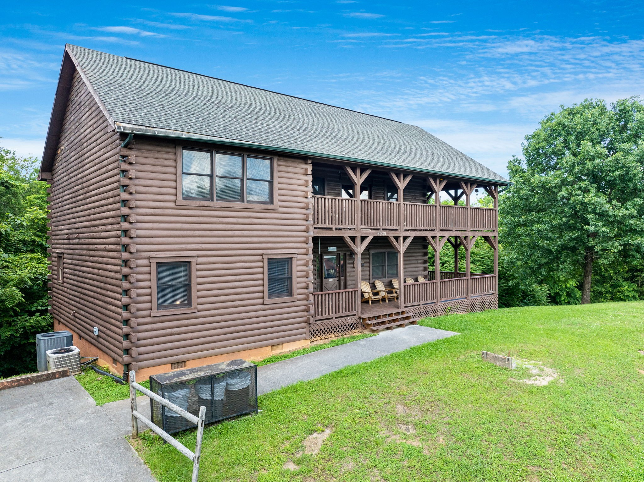2039 Oakmont Drive