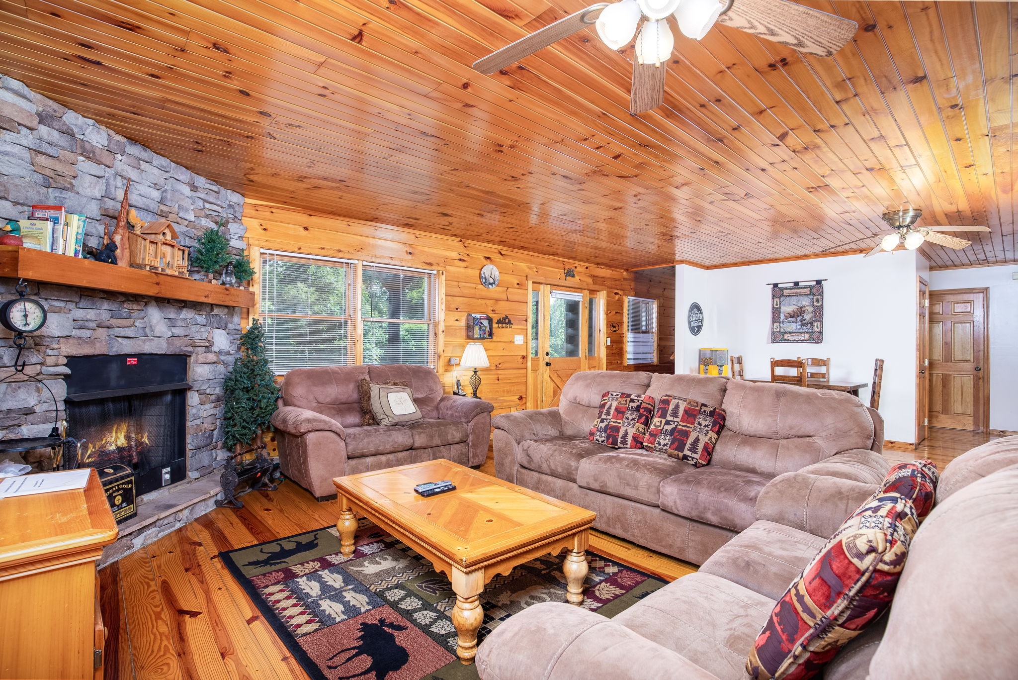2039 Oakmont Drive