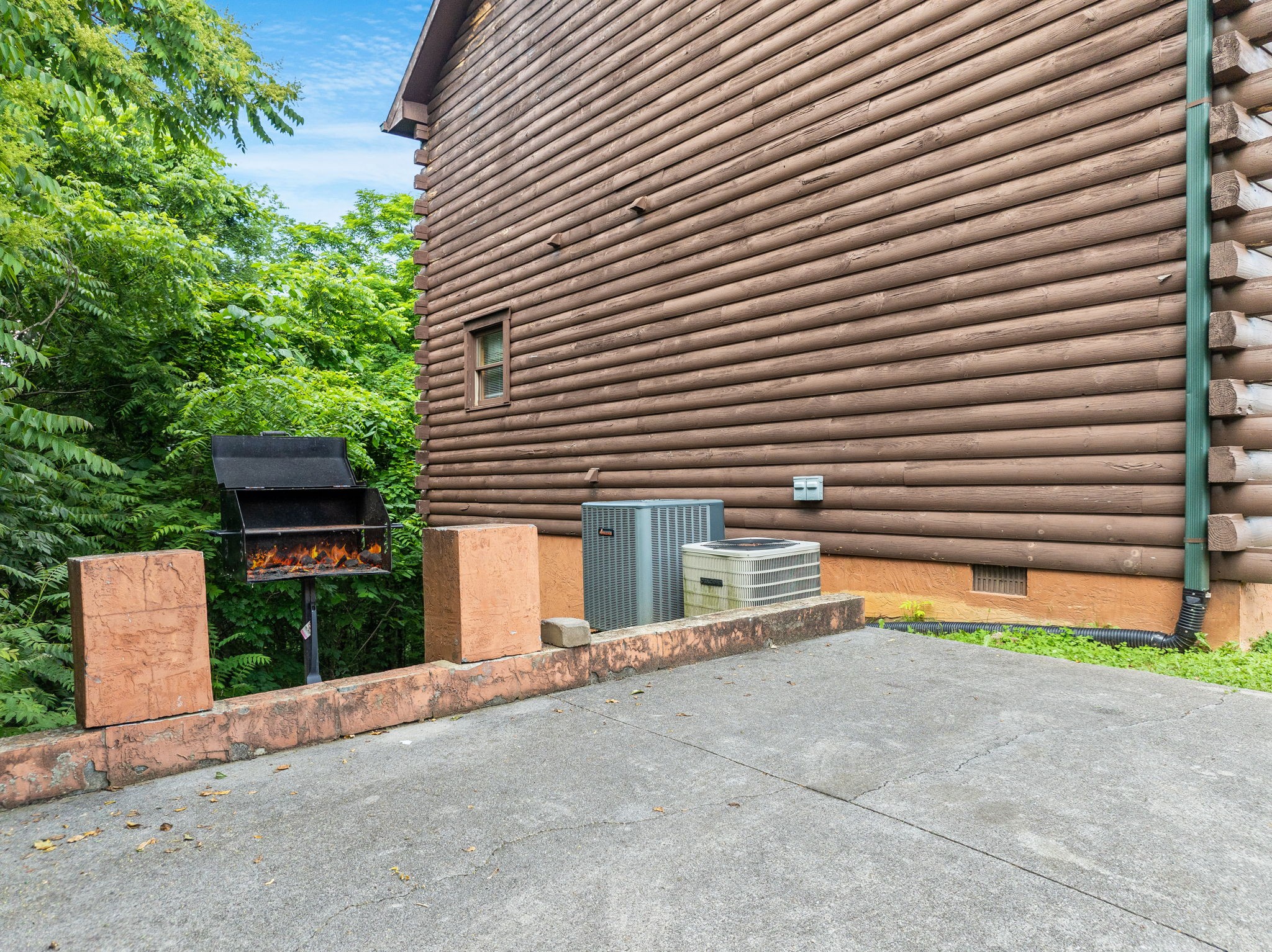 2039 Oakmont Drive