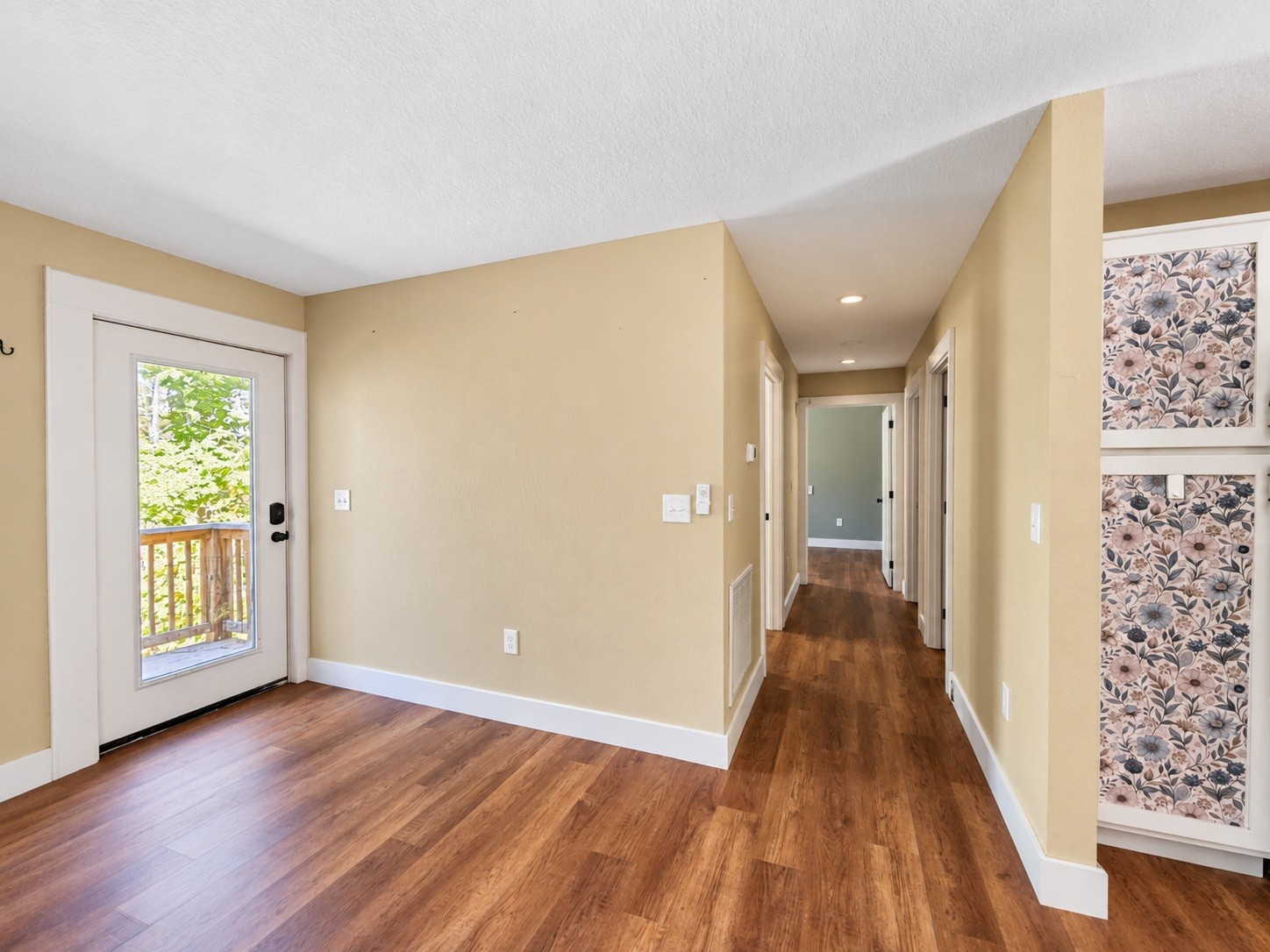 1210 Emerald Waters Dr