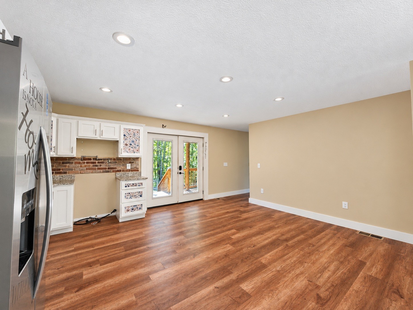 1210 Emerald Waters Dr