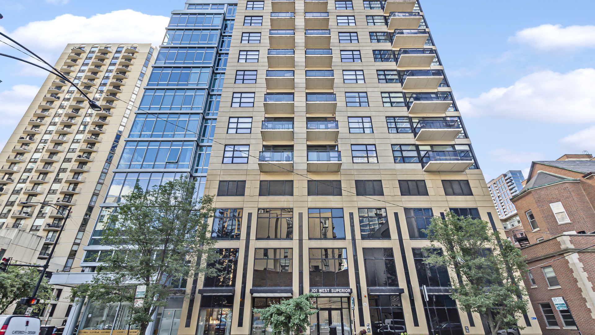 101 W SUPERIOR Street Unit: 901
