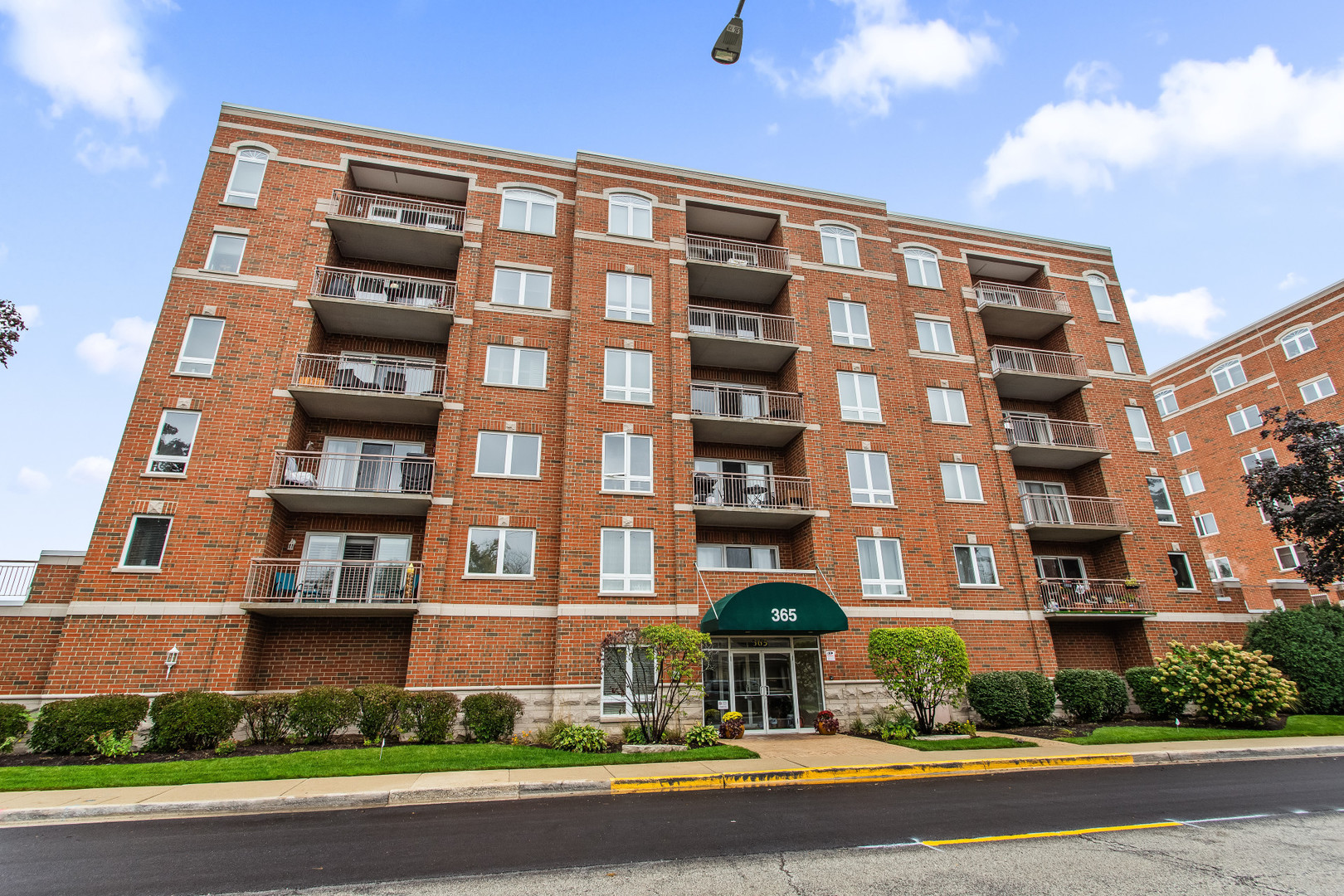 365 Graceland Avenue Unit: 205A