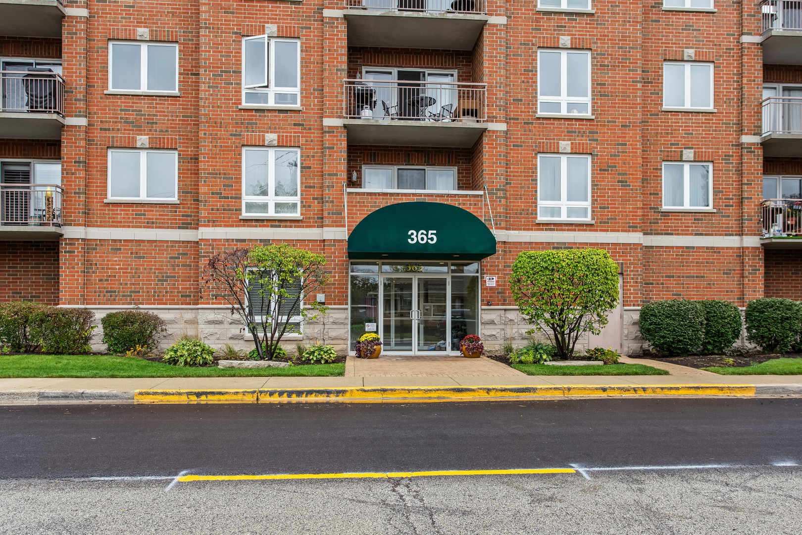 365 Graceland Avenue Unit: 205A