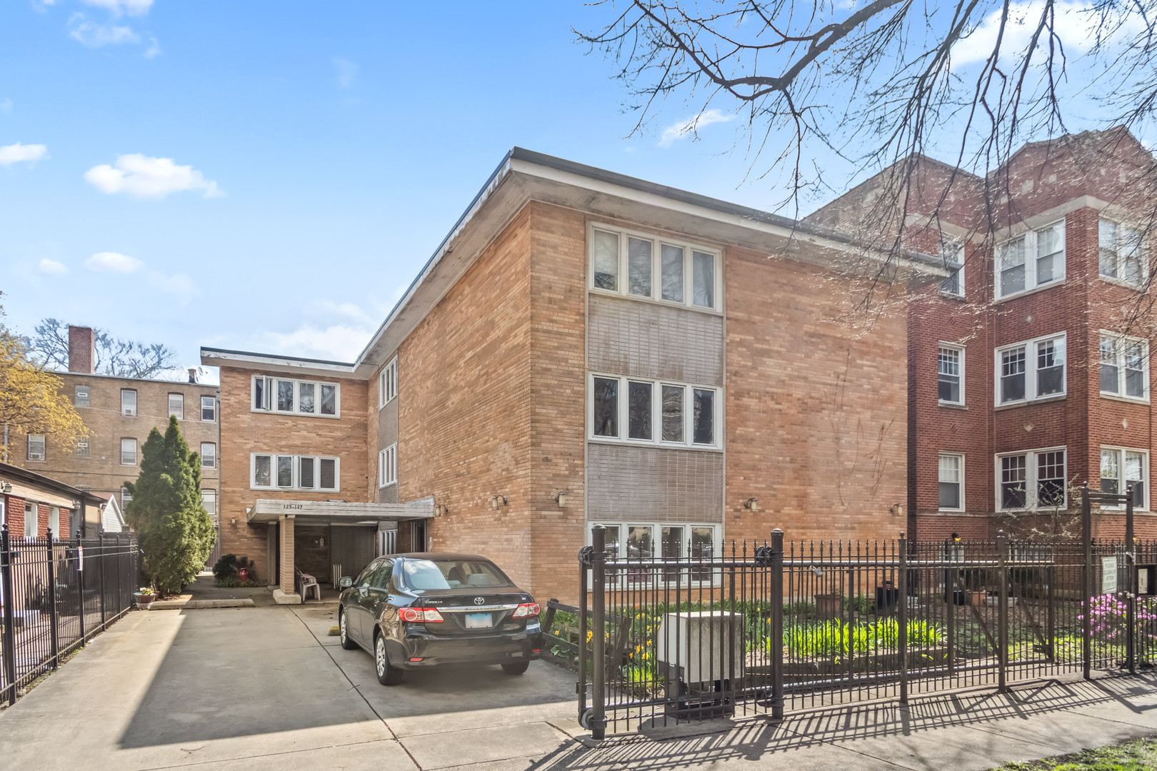 125 Callan Avenue Unit: 1W