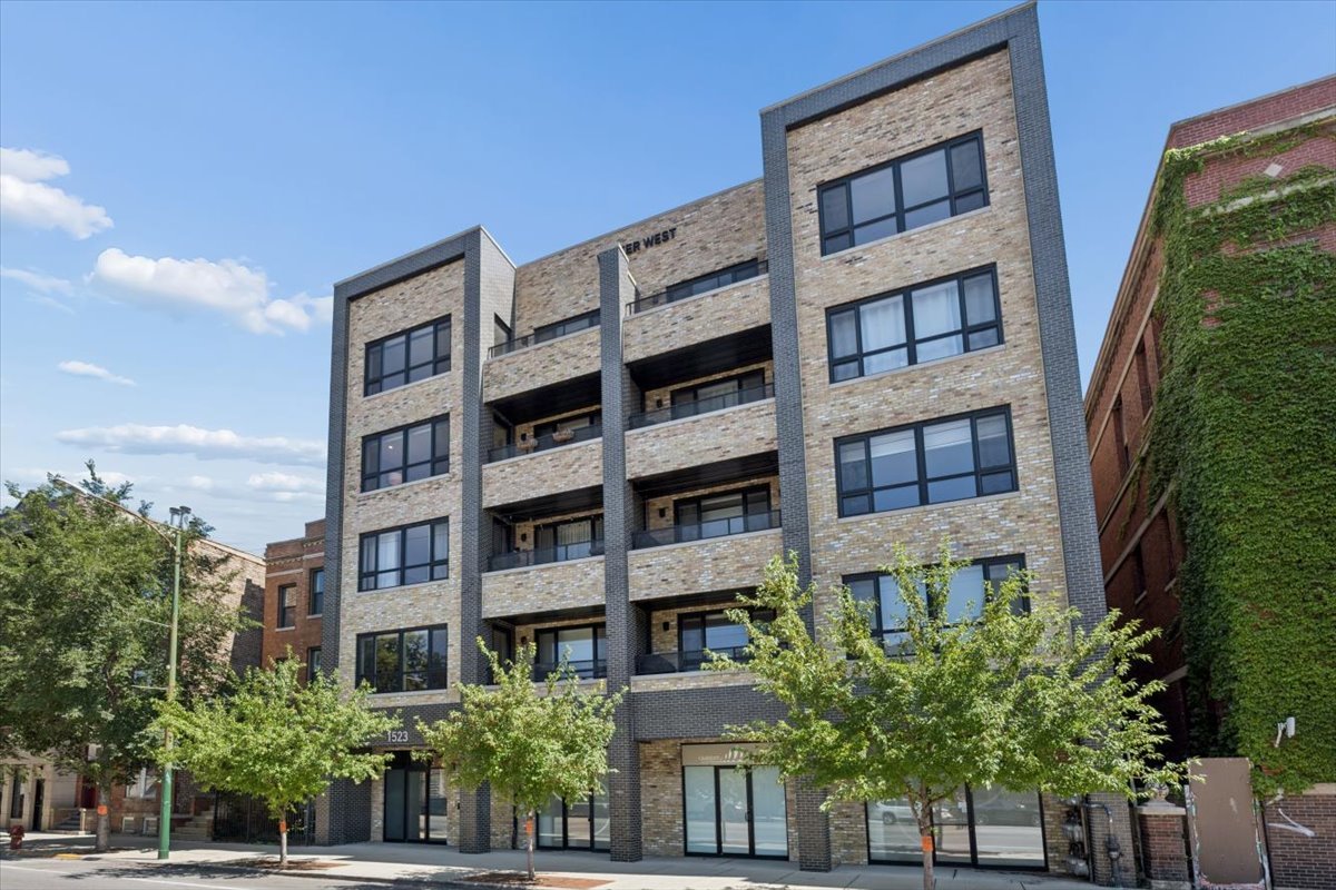 1523 N Western Avenue Unit: 4A