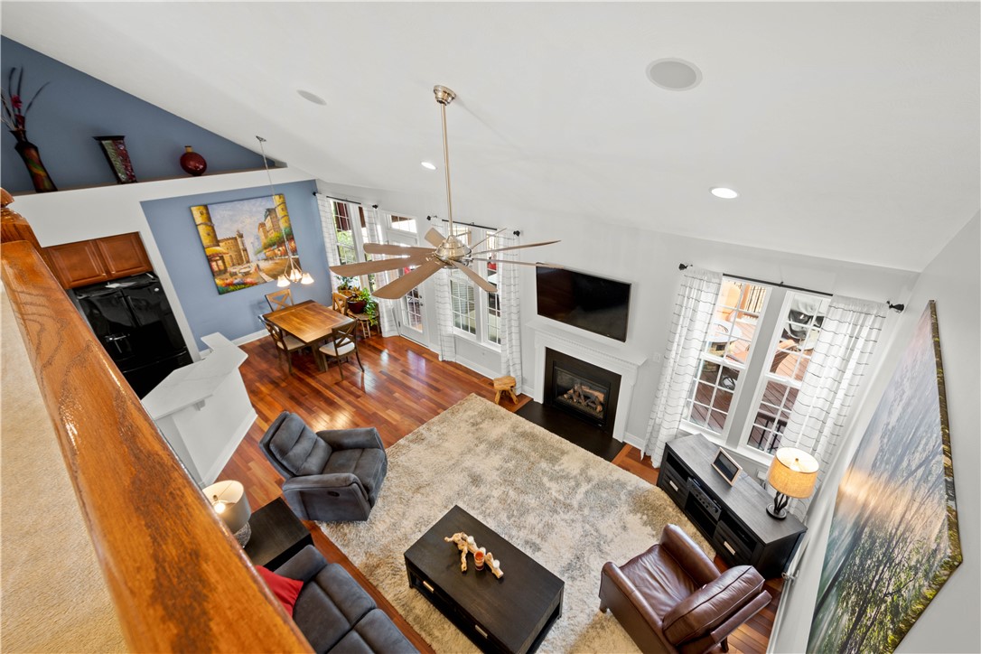 998 WINDANCE DR