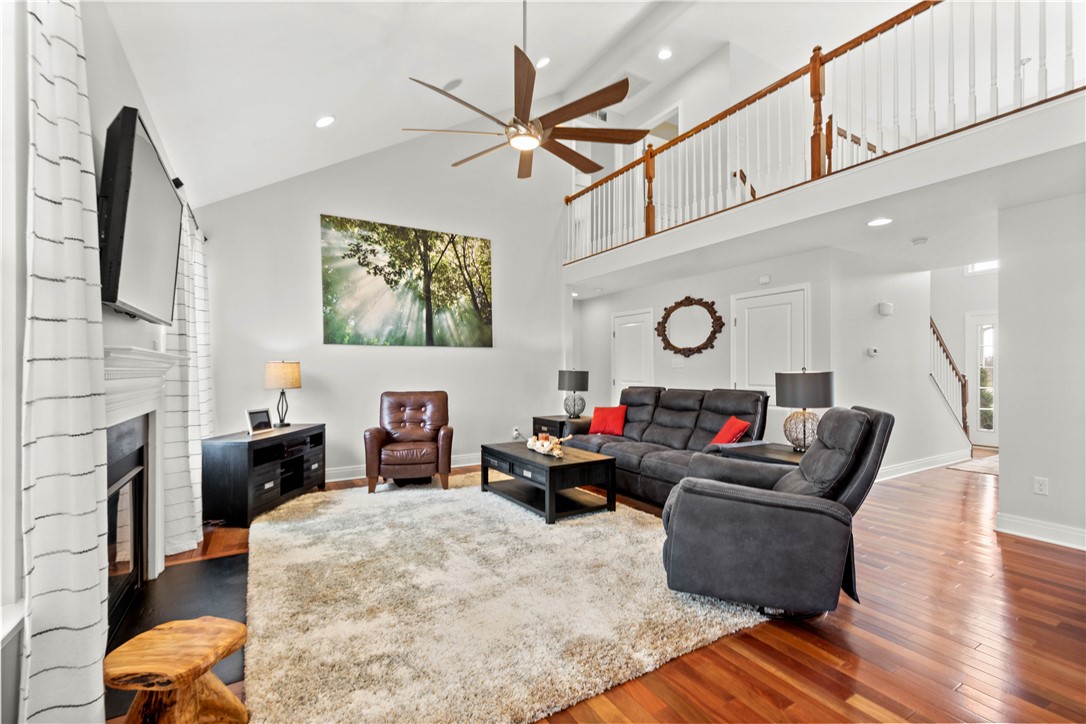 998 WINDANCE DR