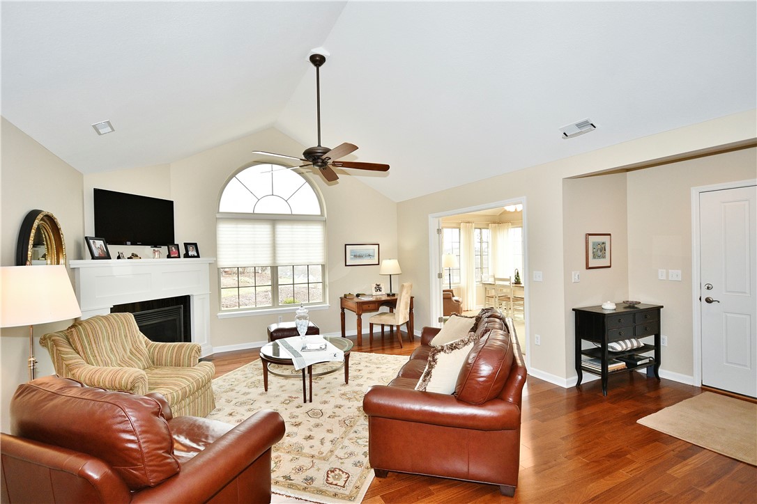 412 PINE BROOK CT