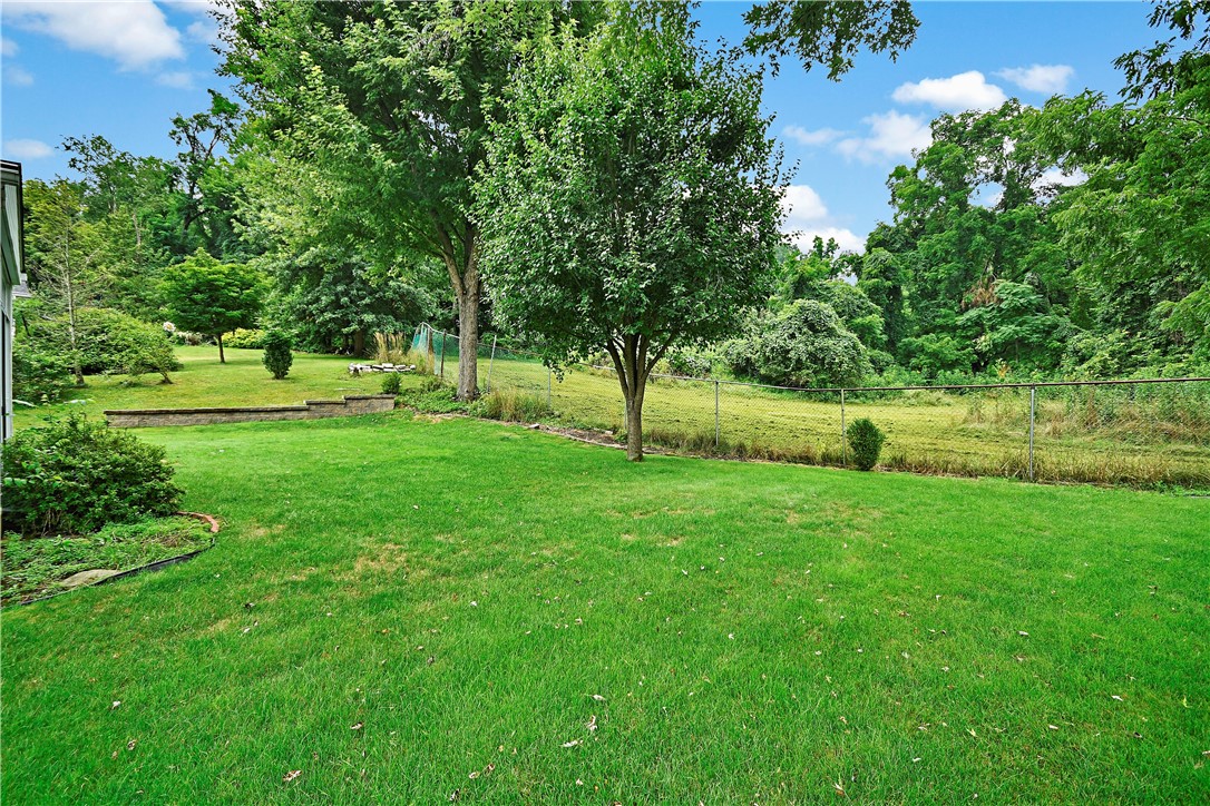 185 HAZELWOOD DR